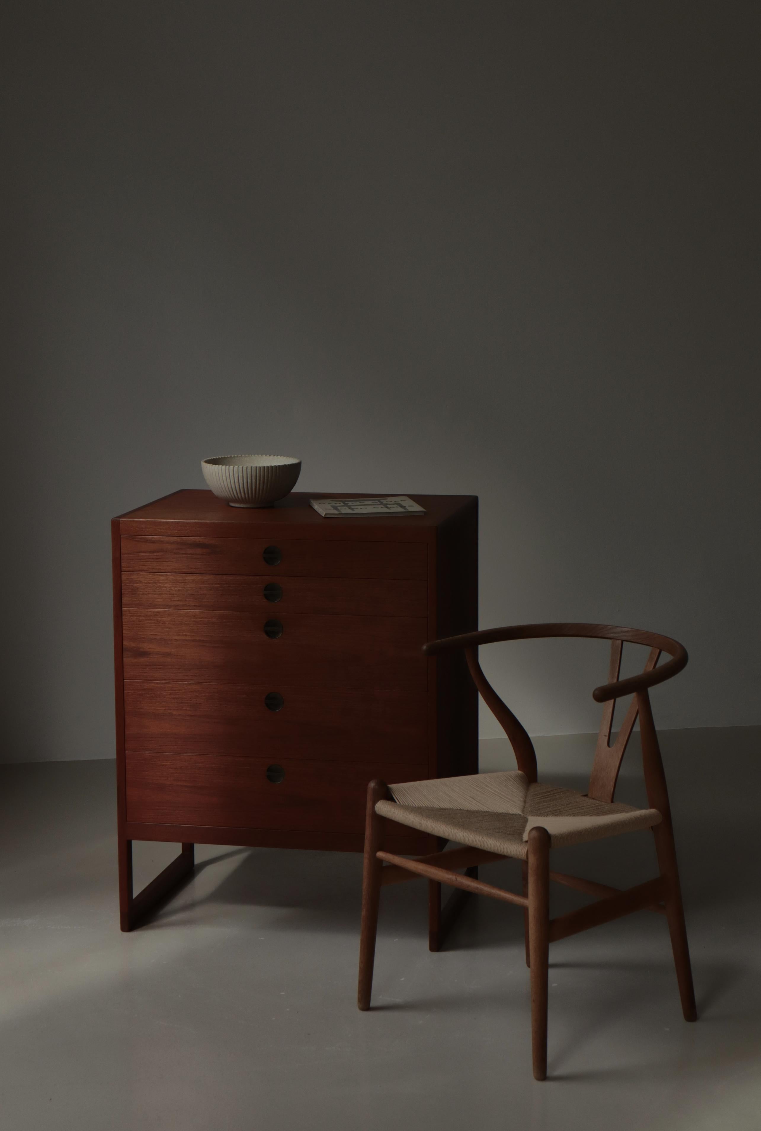 Cómoda Modelo BM57 en madera de teca y latón de Børge Mogensen, 1957, Dinamarca en venta 5
