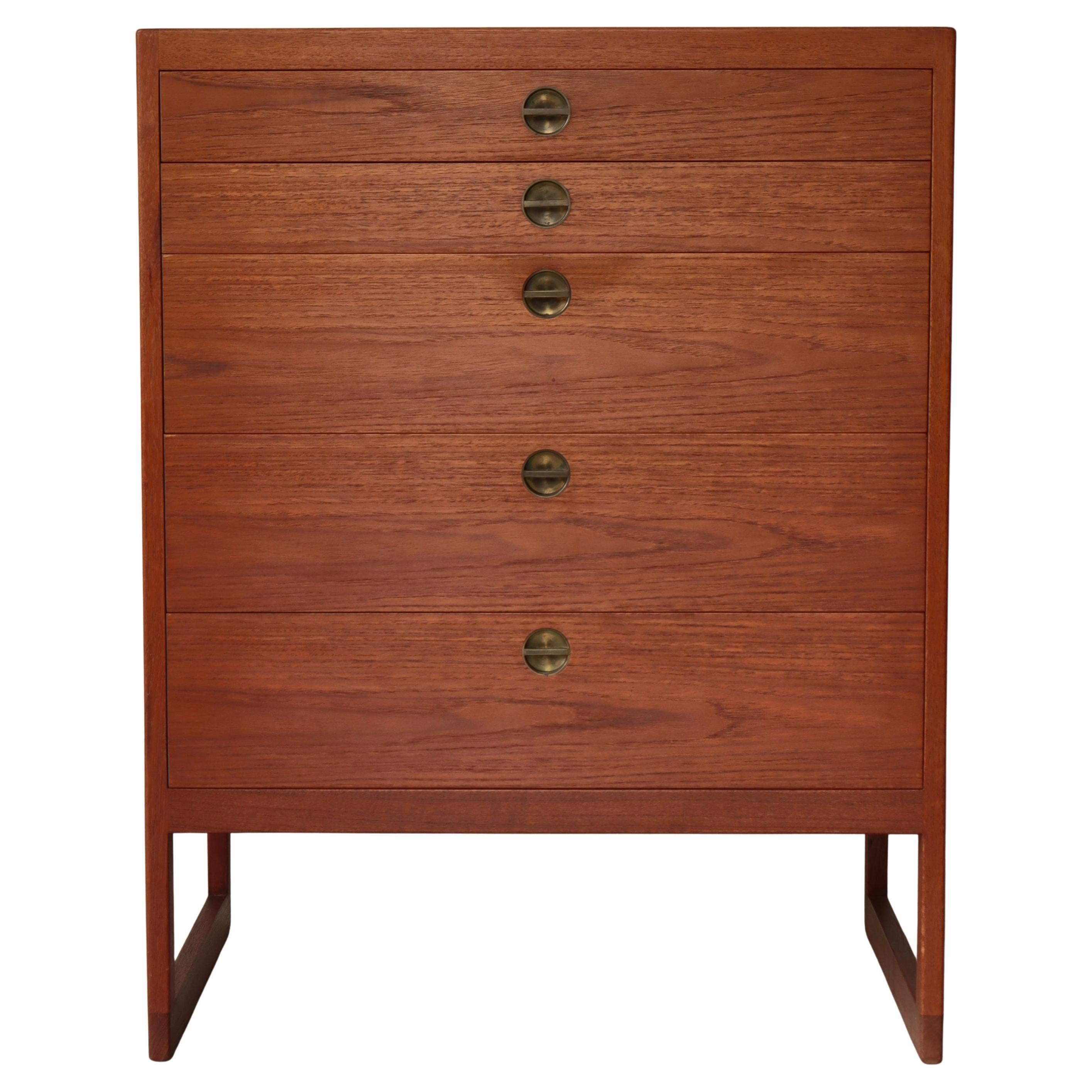 Cómoda Modelo BM57 en madera de teca y latón de Børge Mogensen, 1957, Dinamarca en venta