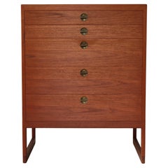 Commodes and Chests of Drawers