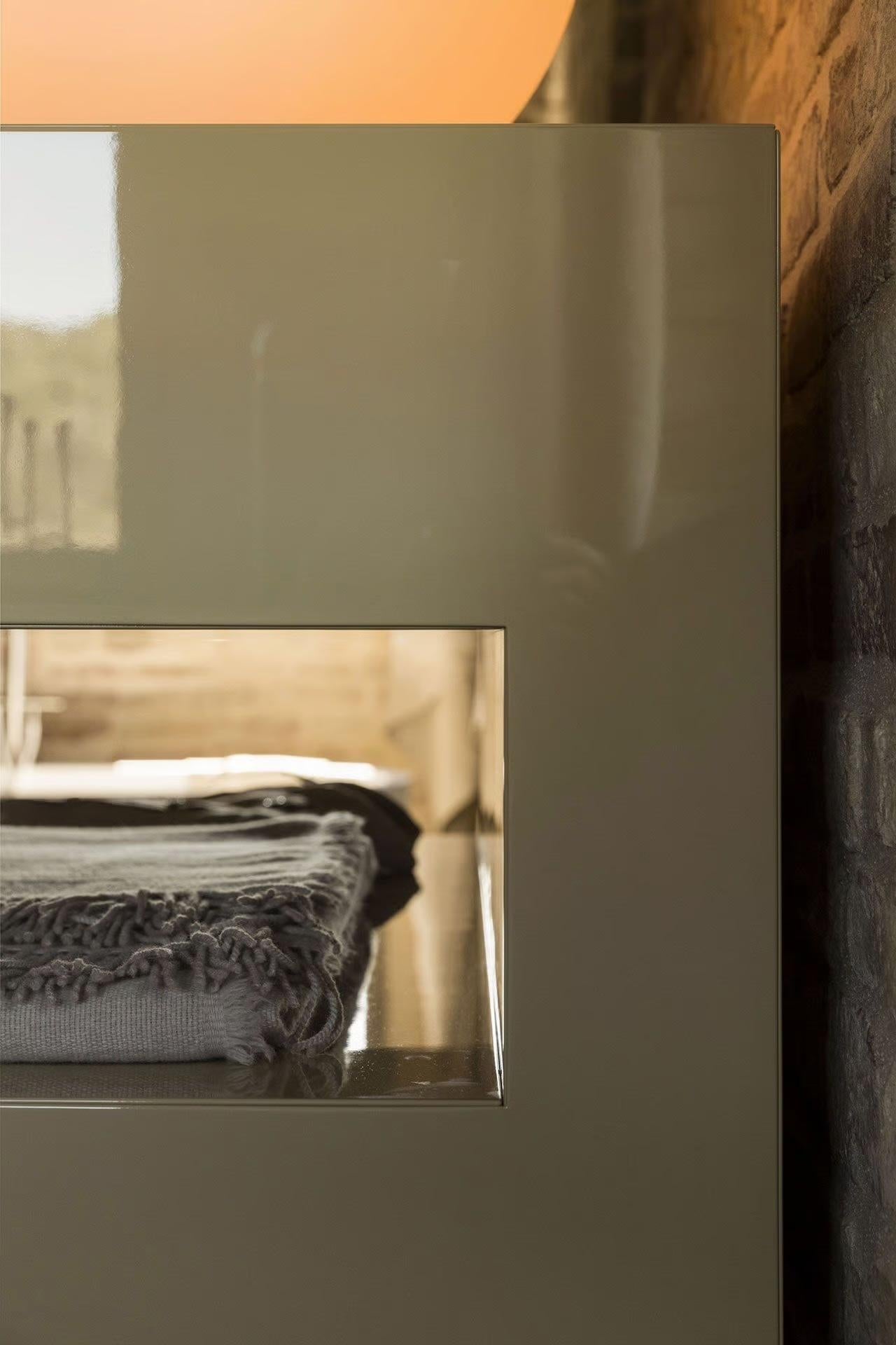 Chest of Drawers Mogg AND – Glossy Lacquered For Sale 2