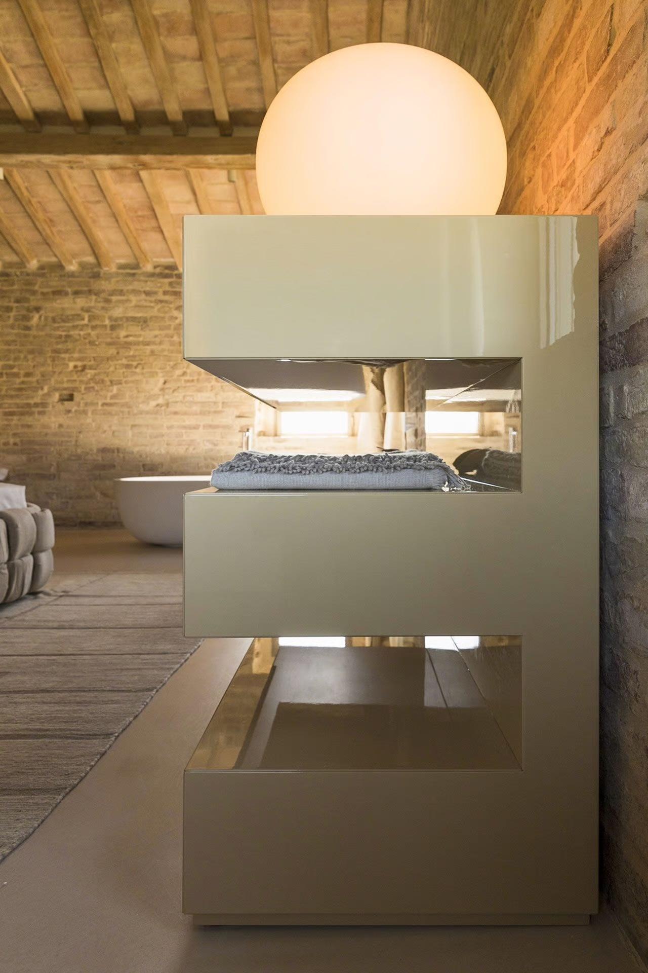 Chest of Drawers Mogg AND – Glossy Lacquered For Sale 3