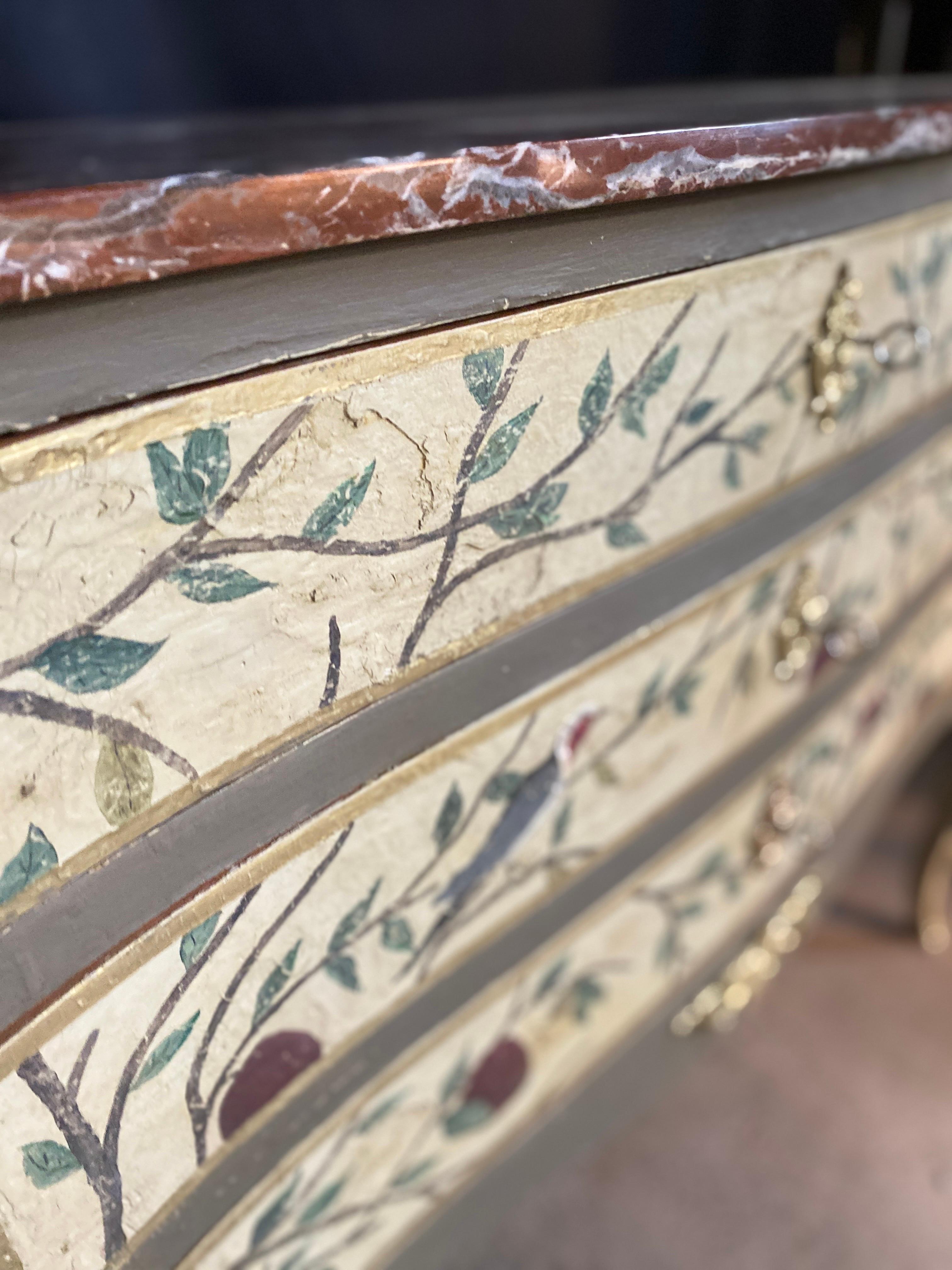 Chest of drawers nicely decorated with foliage and Louis XV birds late 19th For Sale 5