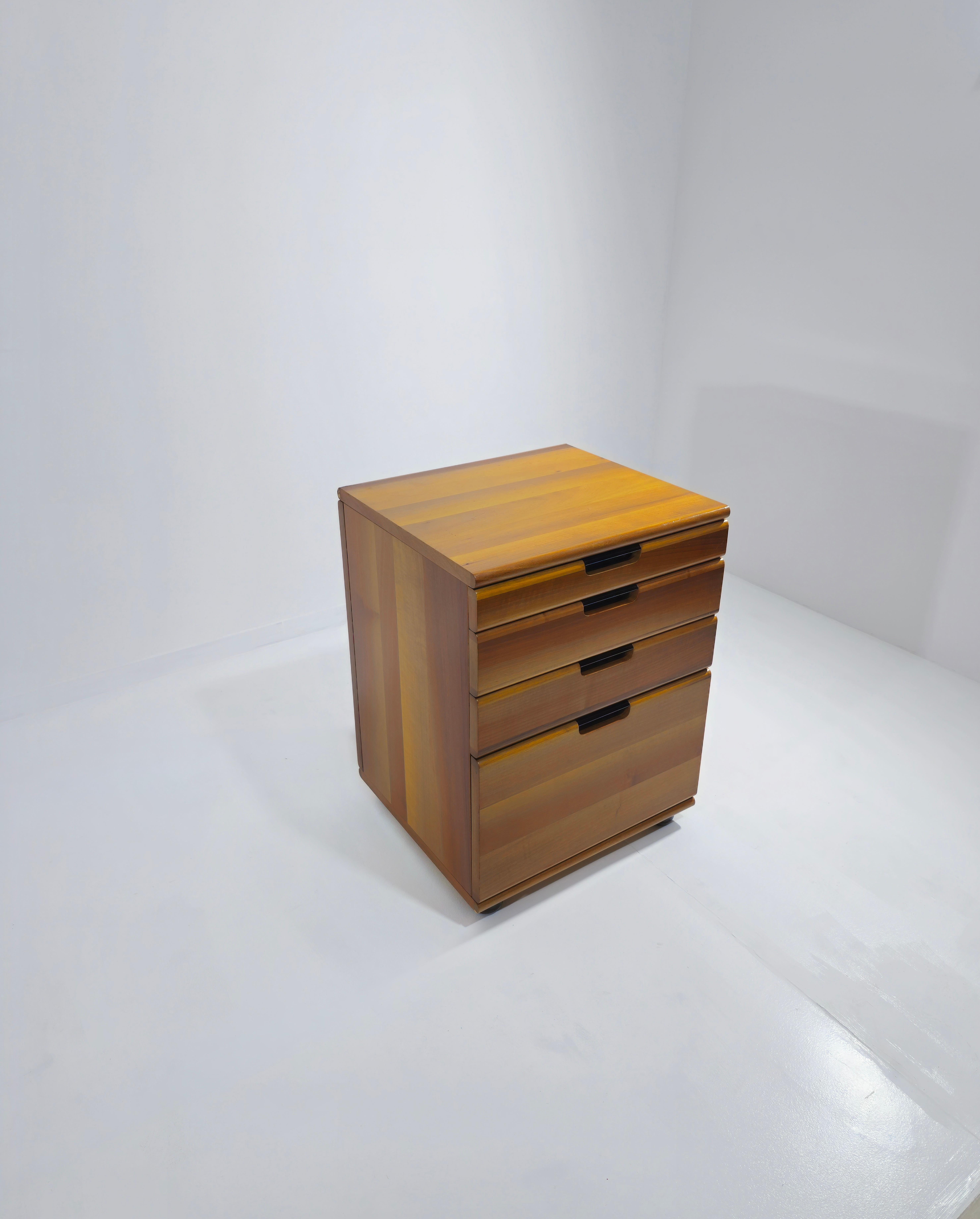 Kommode Olivetti Synthesis Line von Ettore Sottsass Mid-Century Italien 80 (Moderne der Mitte des Jahrhunderts) im Angebot