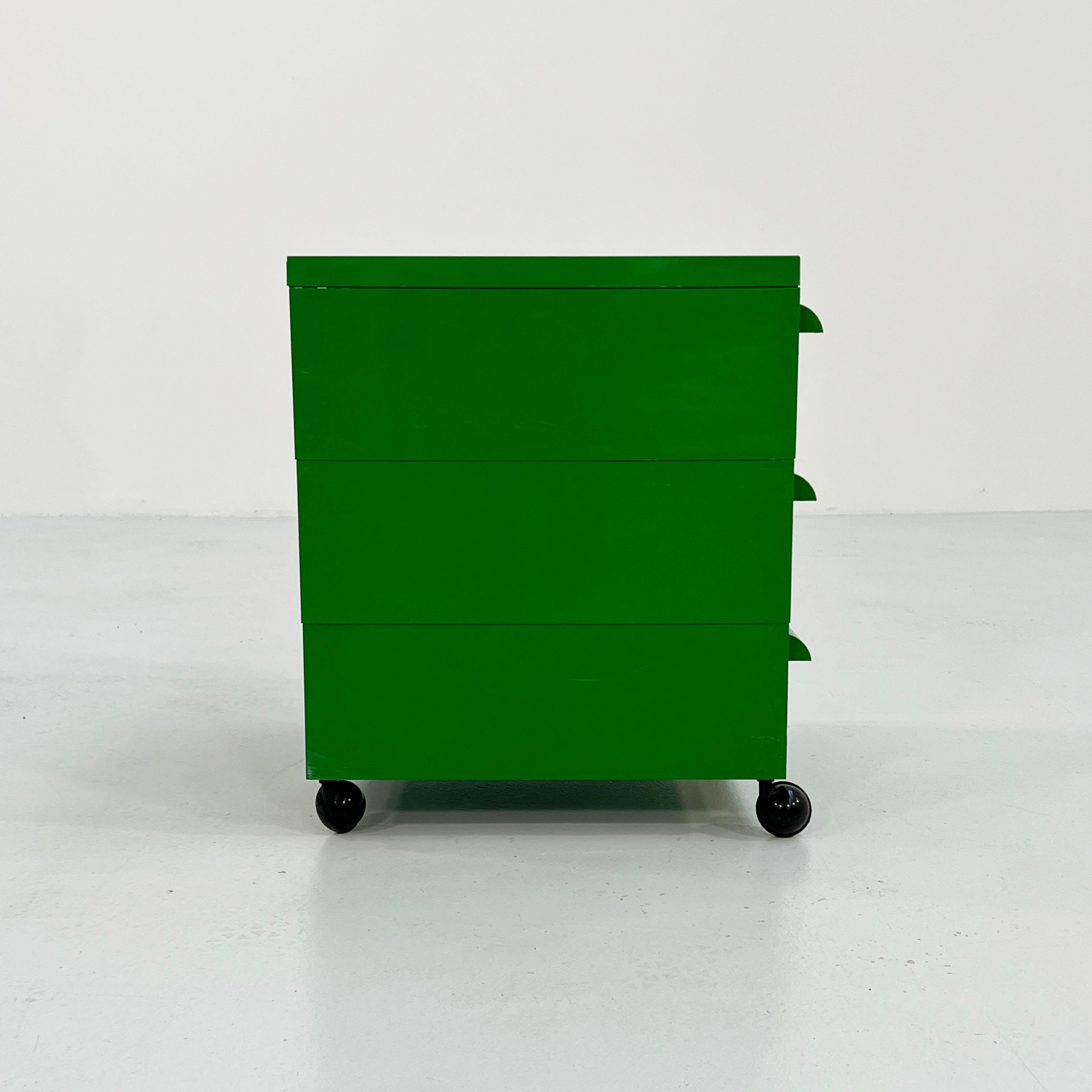 Chest of Drawers on Wheels Model “4601” by Simon Fussell for Kartell, 1970s In Good Condition In Ixelles, Bruxelles