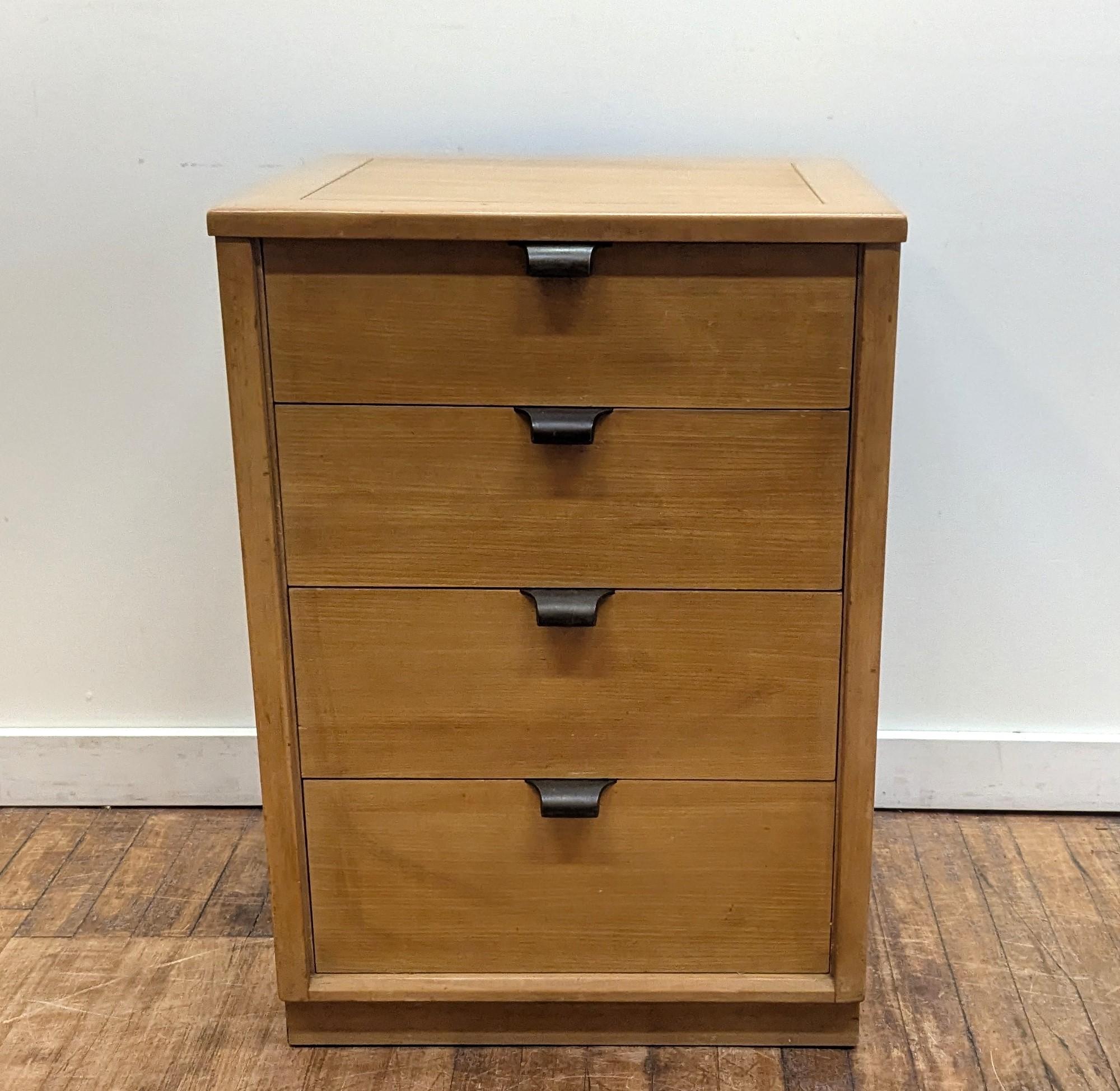 Chest of Drawers Precedent Edward Wormely for Drexel In Good Condition For Sale In New York, NY