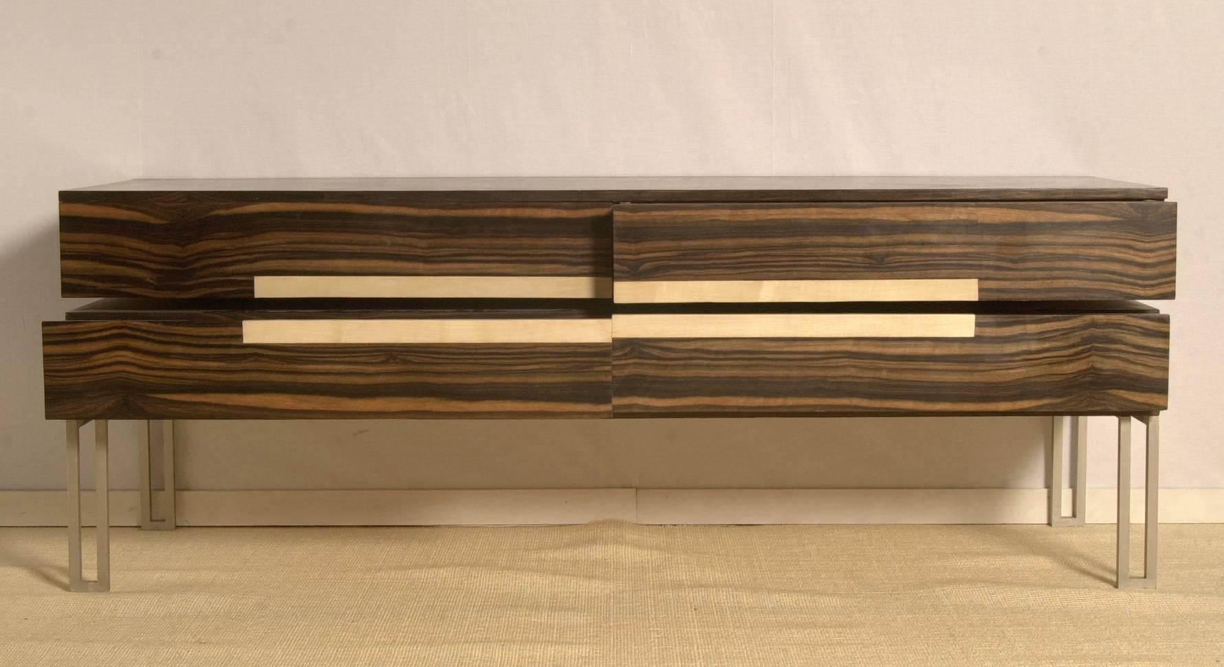 Neue Dunkelheit  Schubladenschrank in Ebenholz  Das 21. Jahrhundert von Aymeric Lefort (Moderne) im Angebot