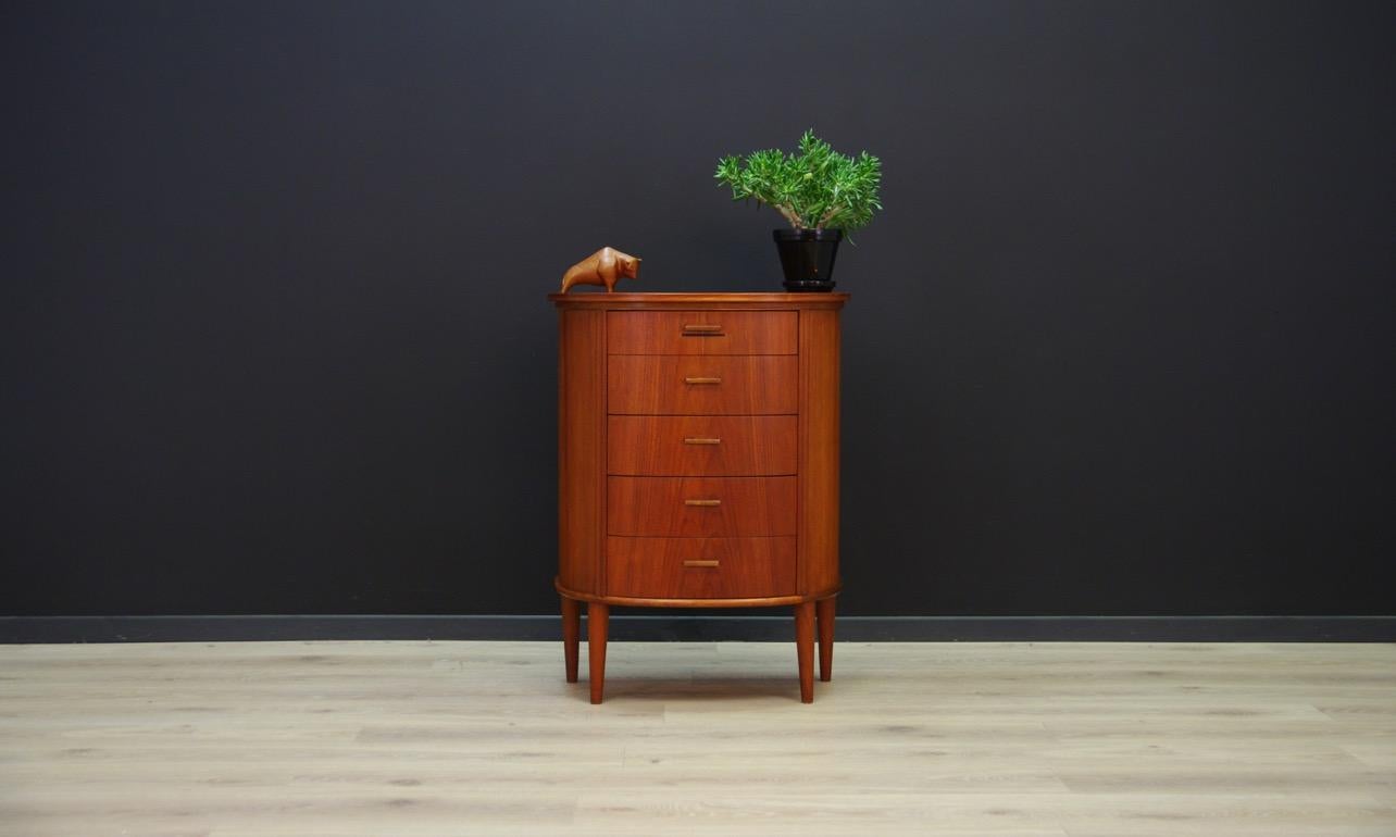 Original 1960s-1970s chest of drawers, Minimalist form - Danish design made in Silkeborg CFC manufacture. Five capacious drawers. The whole veneered with teak. Handles made of solid teak. Preserved in good condition (small bruises and scratches) -