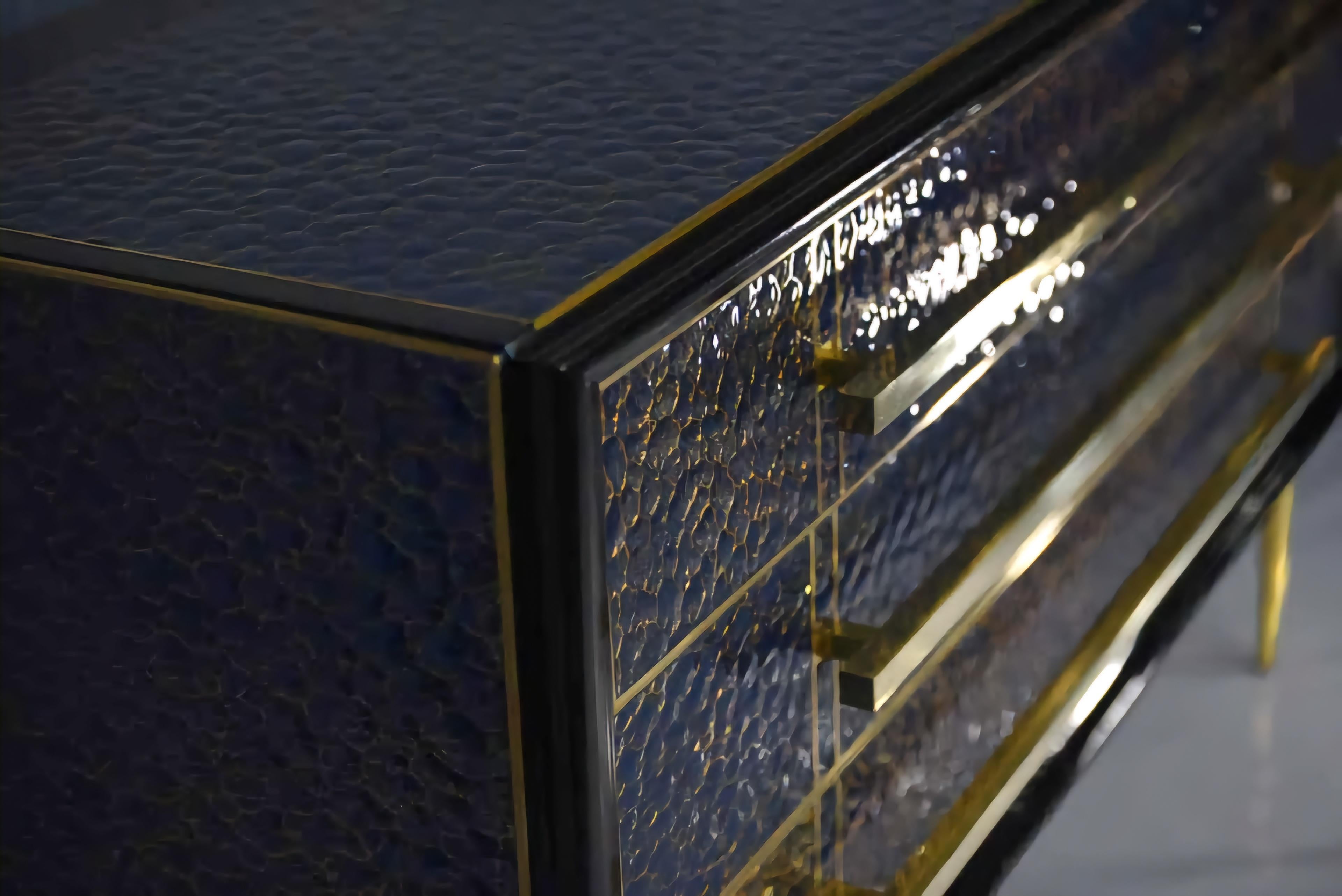 Cómoda, azul zafiro antiguo cristal de murano, pan de oro, latón, disponible en venta 4