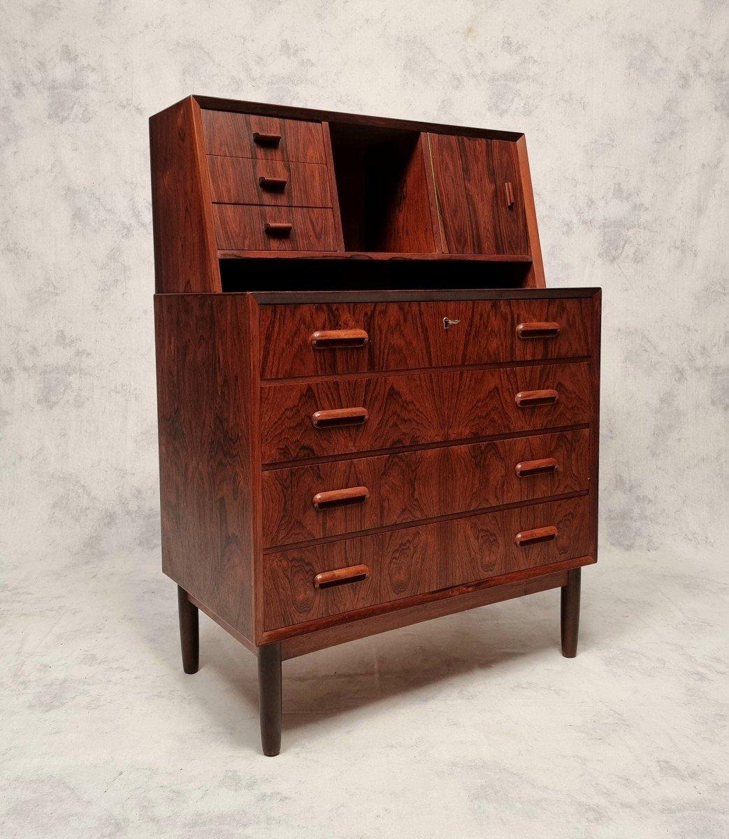 Nice Scandinavian piece of furniture that can be used as a chest of drawers, a dressing table or even a secretary from the AG Spejl Kobberbeskyttet factory. Indeed this piece of furniture is composed of two parts: a lower part opening with four