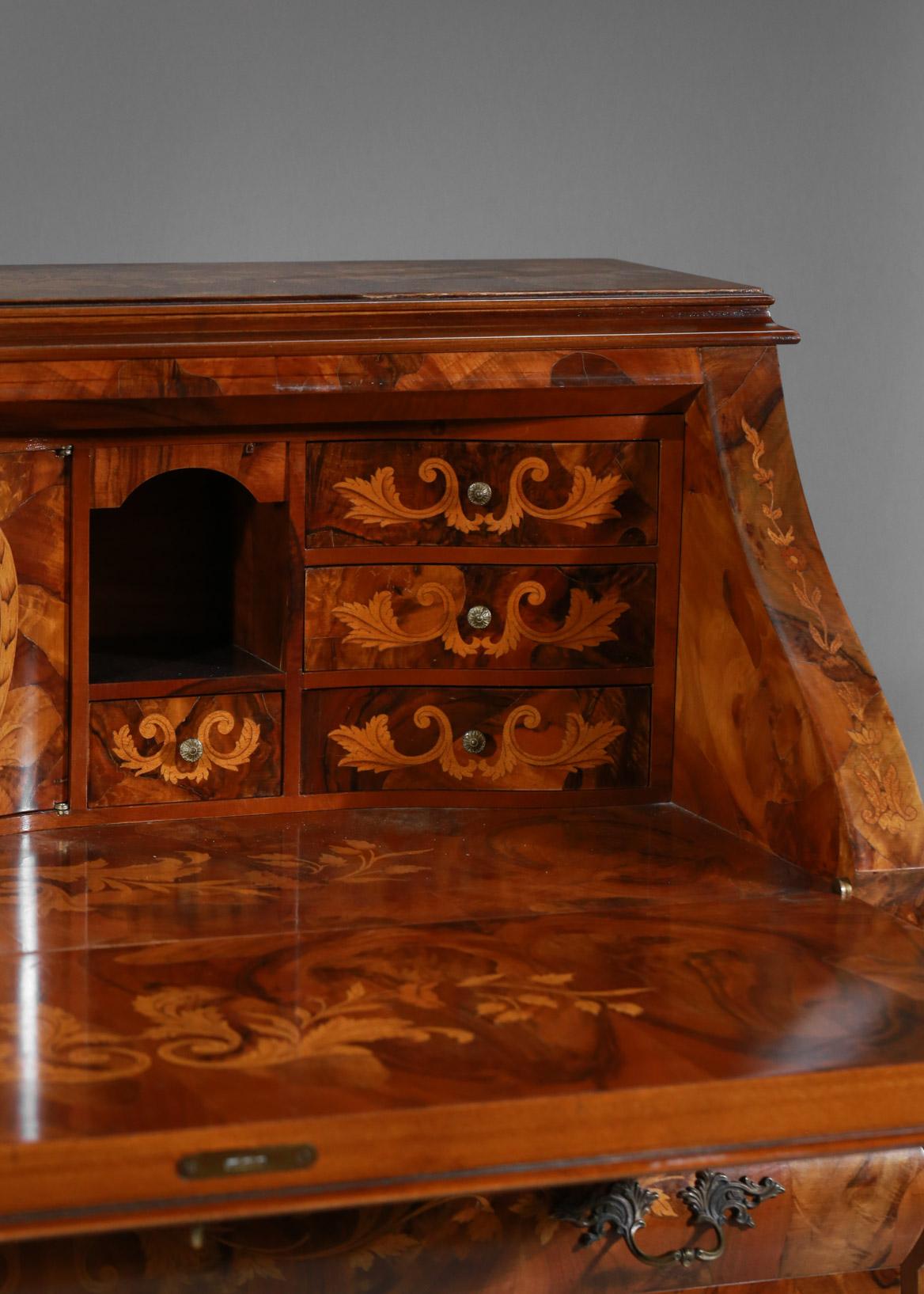 Early 20th Century Chest of Drawers / Secretary in Dutch Style Marquetry Holland Design For Sale