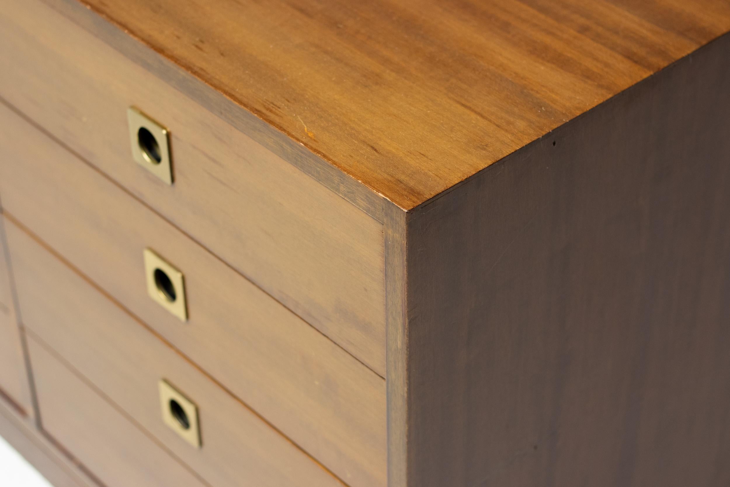Ottone Set di cassettiere in noce in vendita