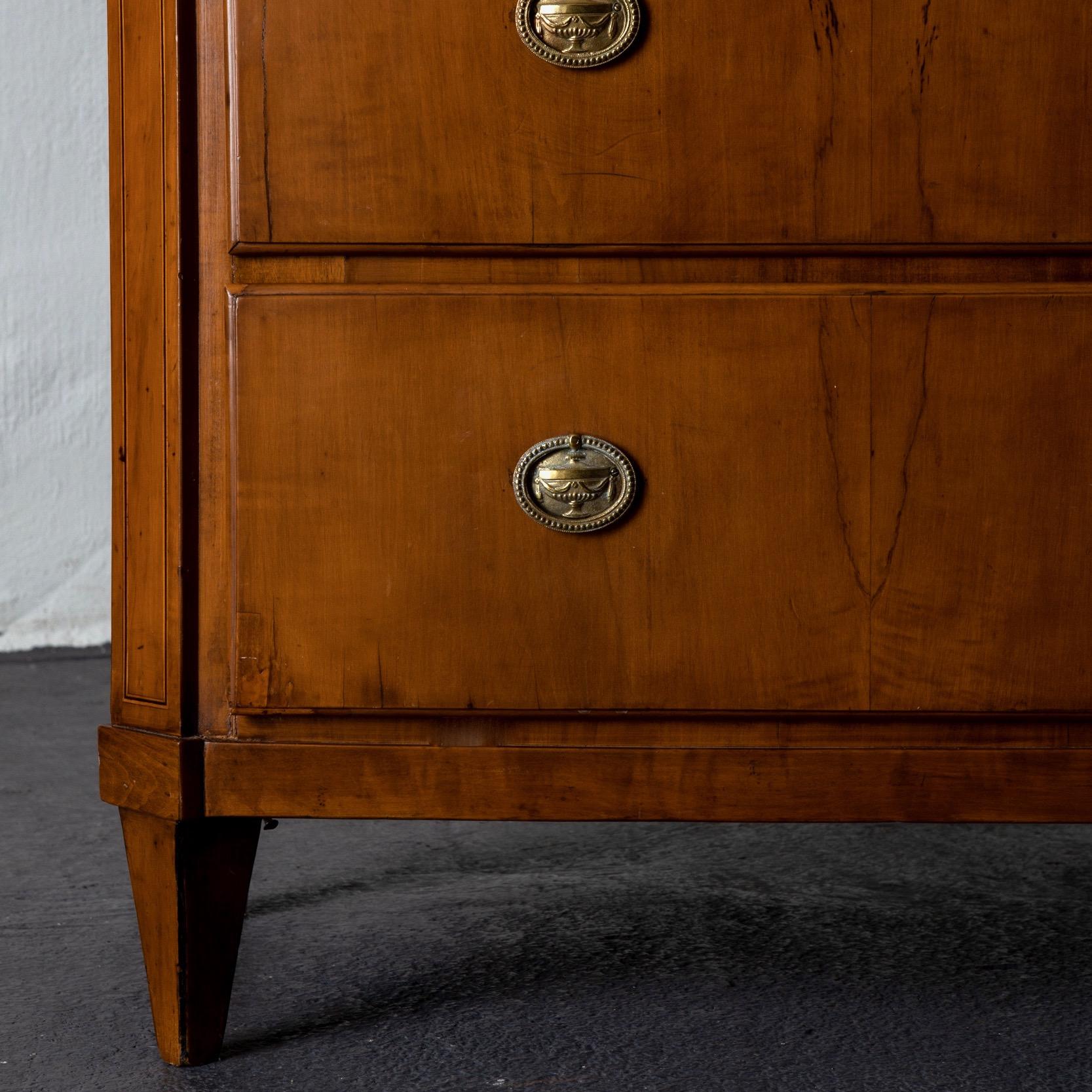 Chest of Drawers Swedish Gustavian Light Mahogany 19th Century Sweden In Good Condition In New York, NY
