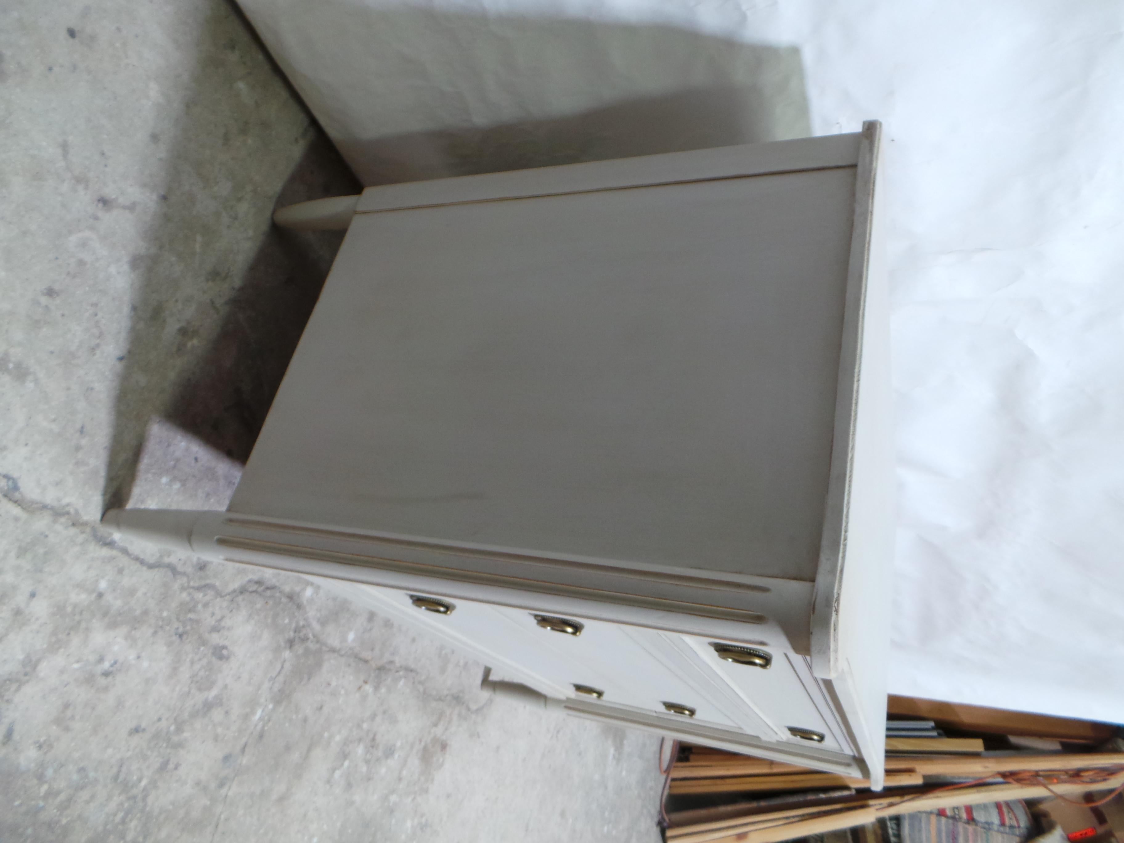 Metà XX secolo Cassettiera svedese in stile gustaviano in vendita