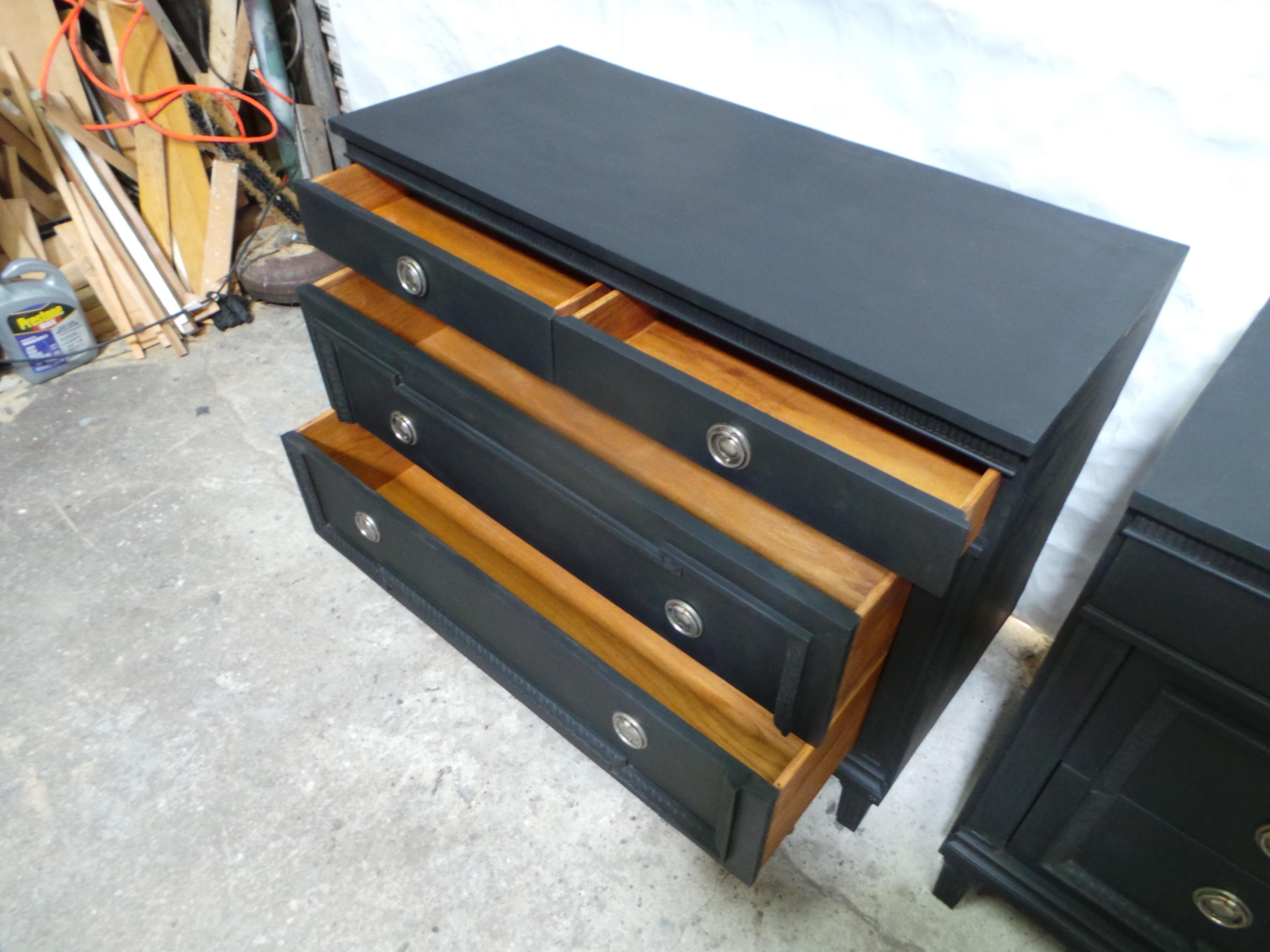 Country Commode Style Gustavien Suédois Noir Minuit en vente