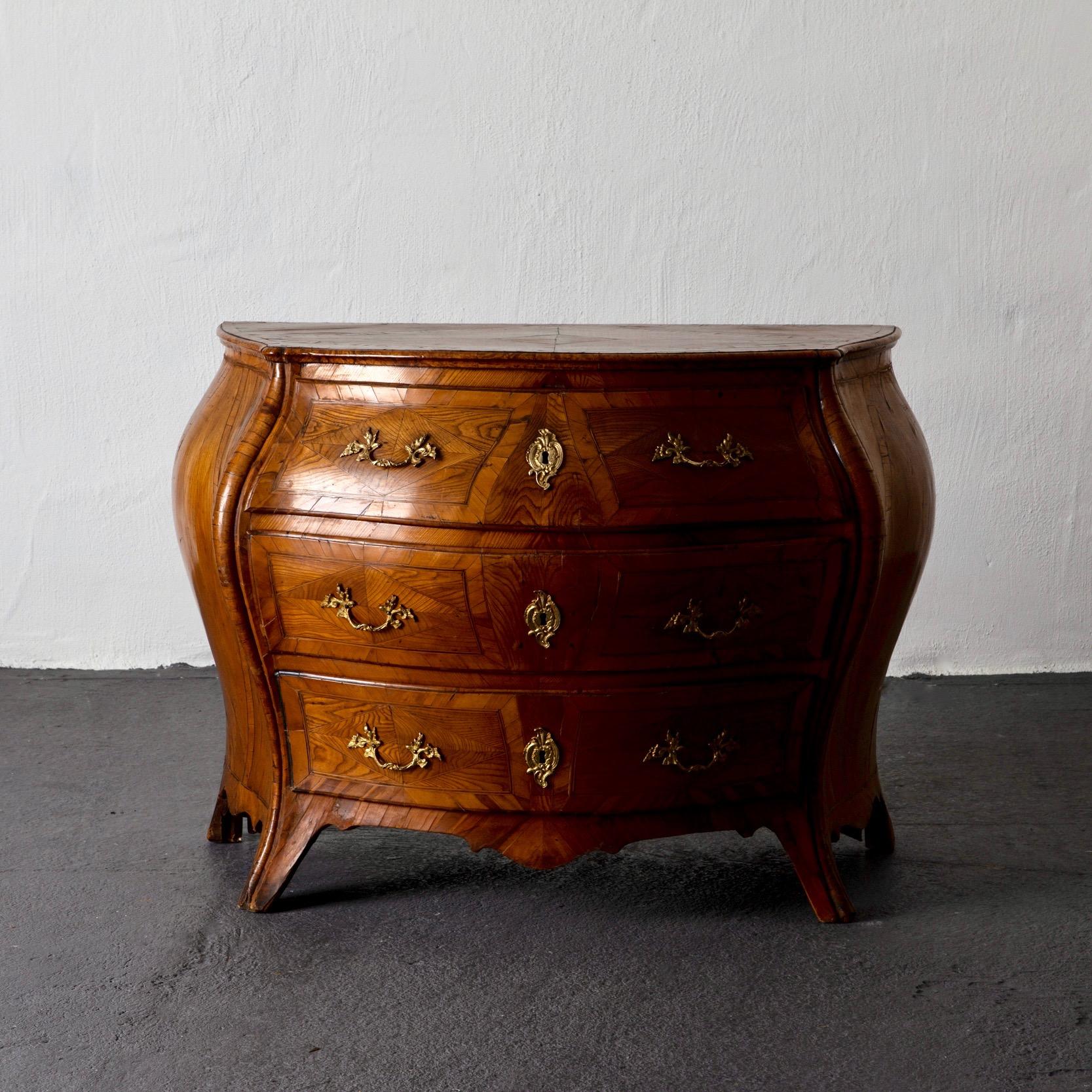 rococo chest of drawers