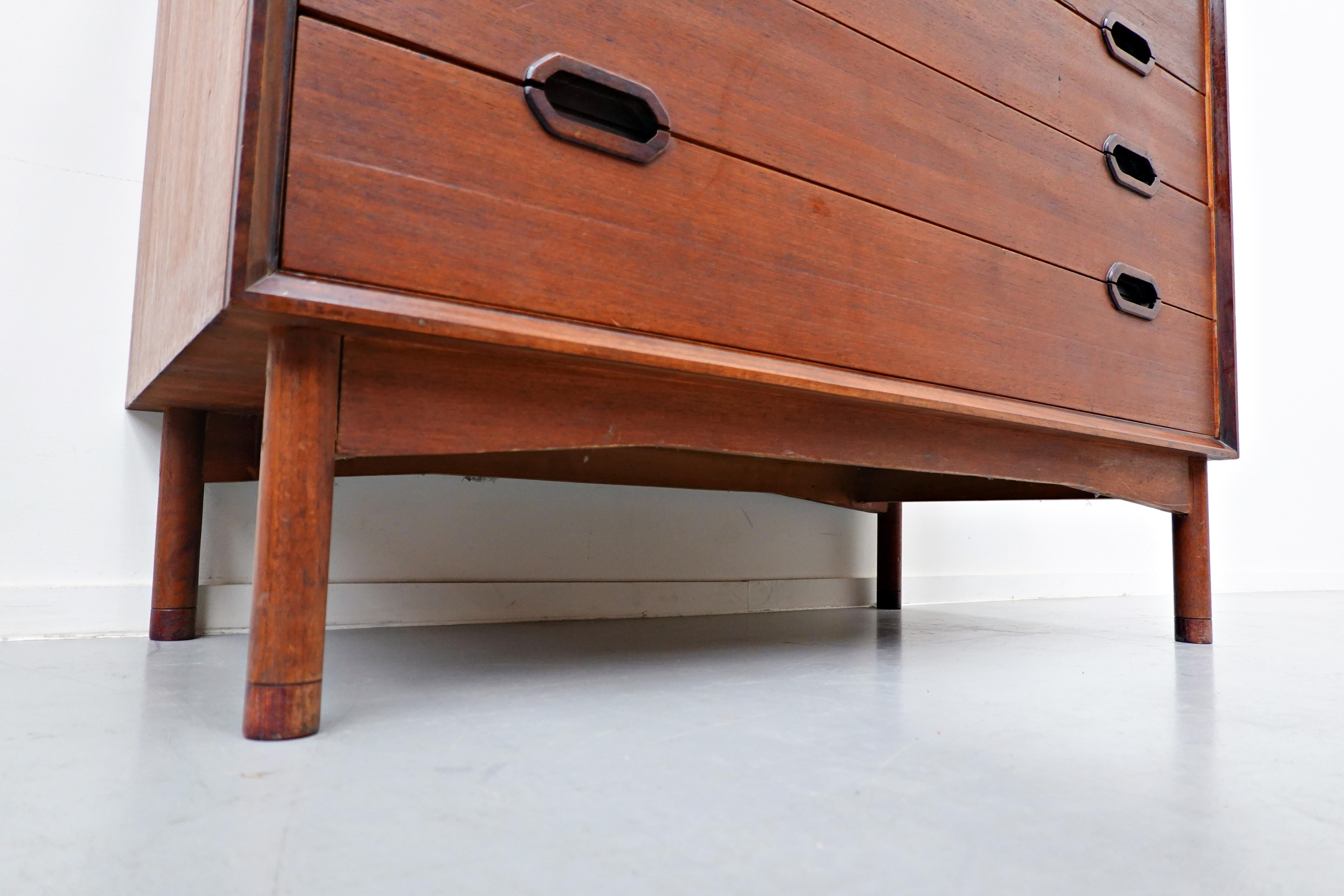 Mid-Century Modern Chest of Drawers, Teak, 1960s For Sale 1