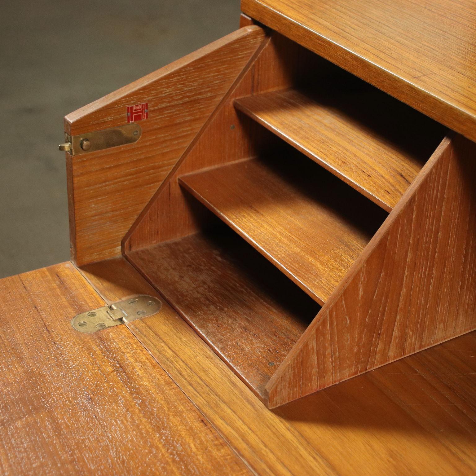 Chest of Drawers Teak Veneer Metal, Italy, 1960s In Good Condition In Milano, IT