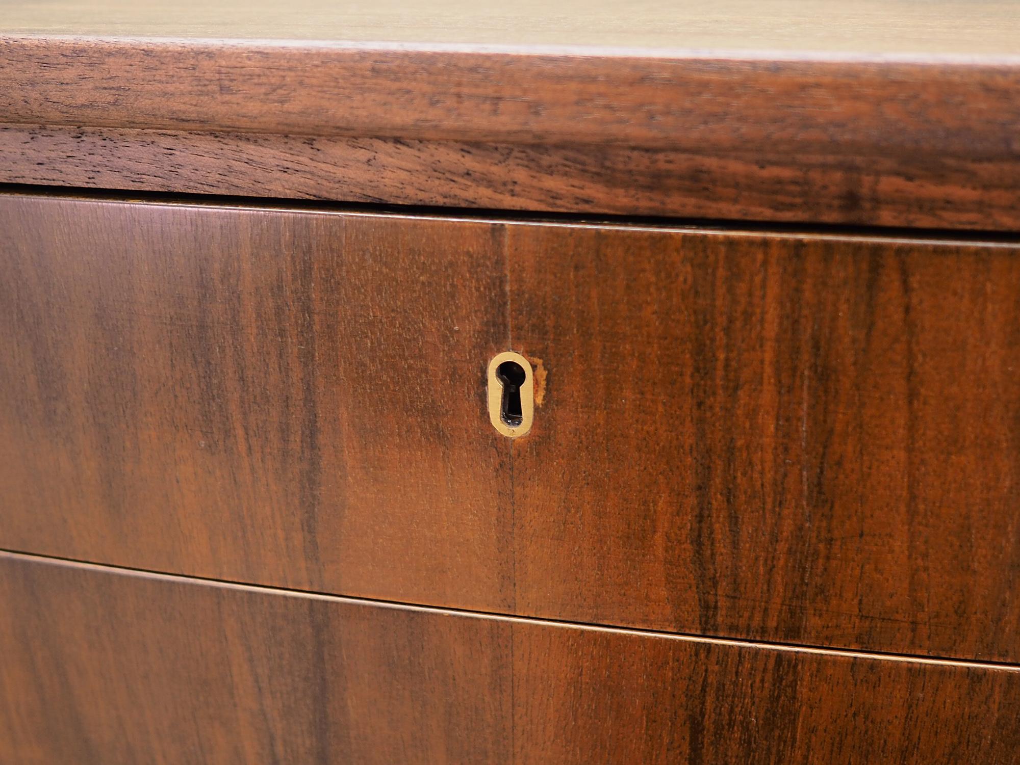 Chest of Drawers Walnut, Danish Design, 1960s For Sale 2