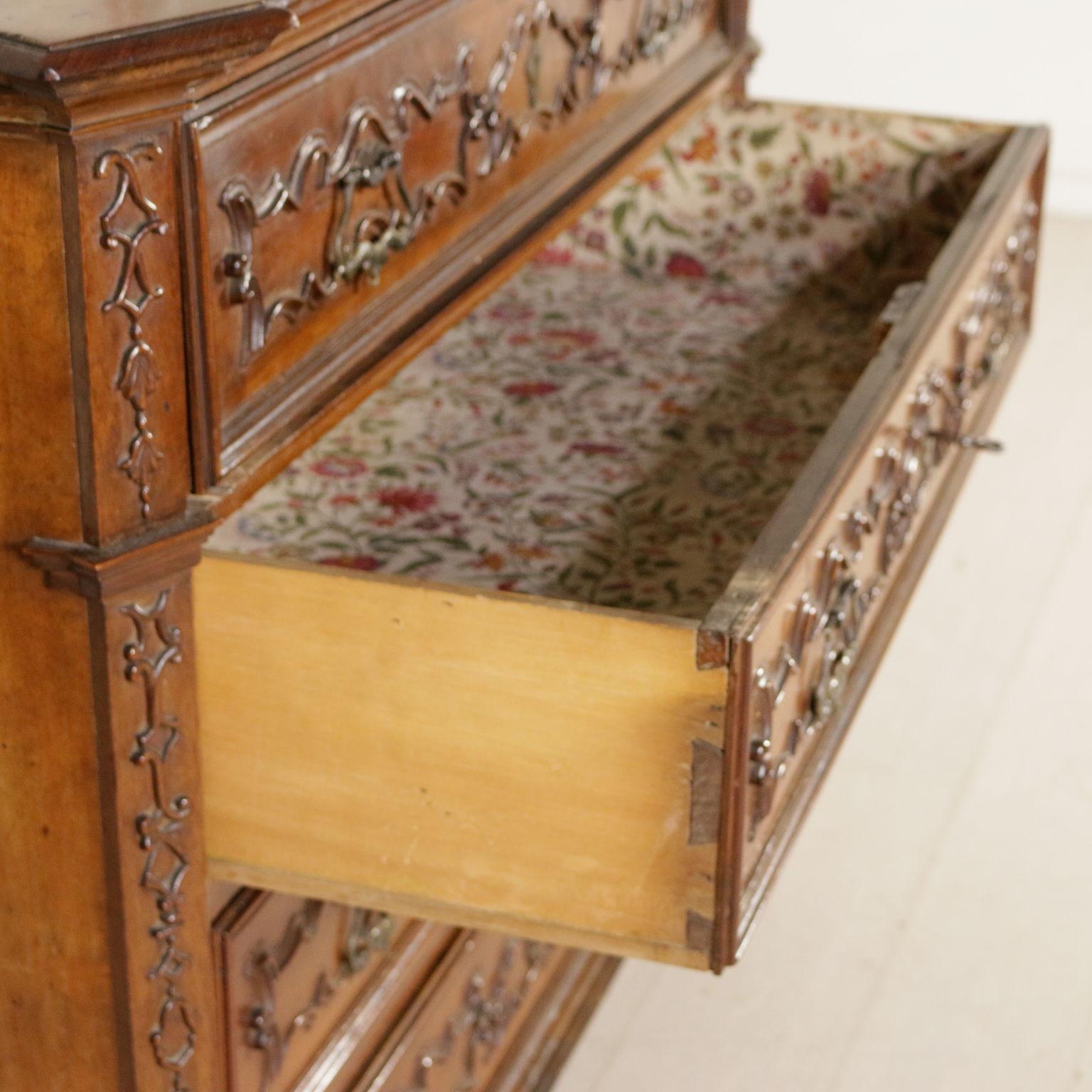 Chest of Drawers Walnut Manufactured in Northern Italy, Early 1700 3