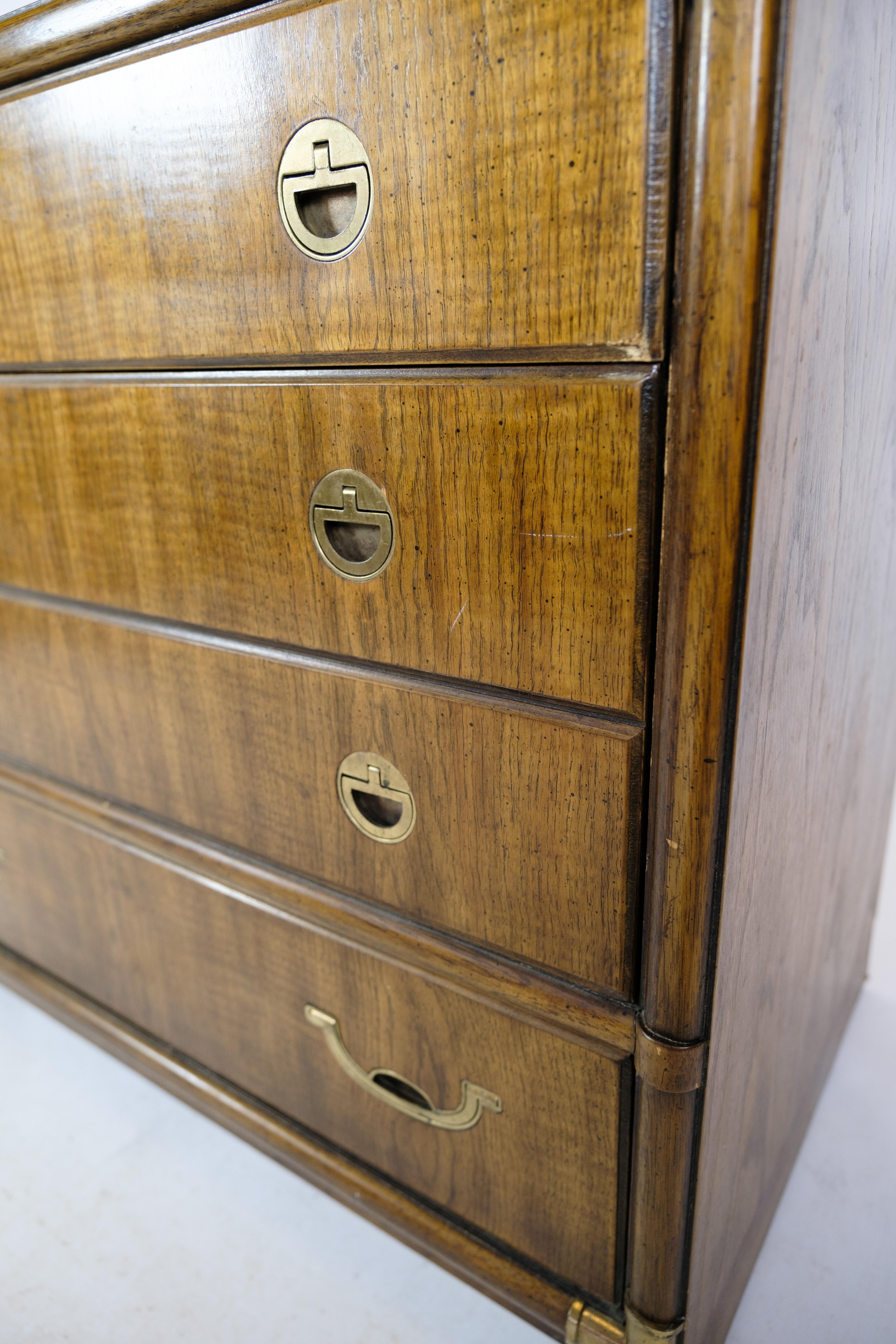 Chest of drawers with 4 drawers and brass fittings from the 1920s For Sale 4