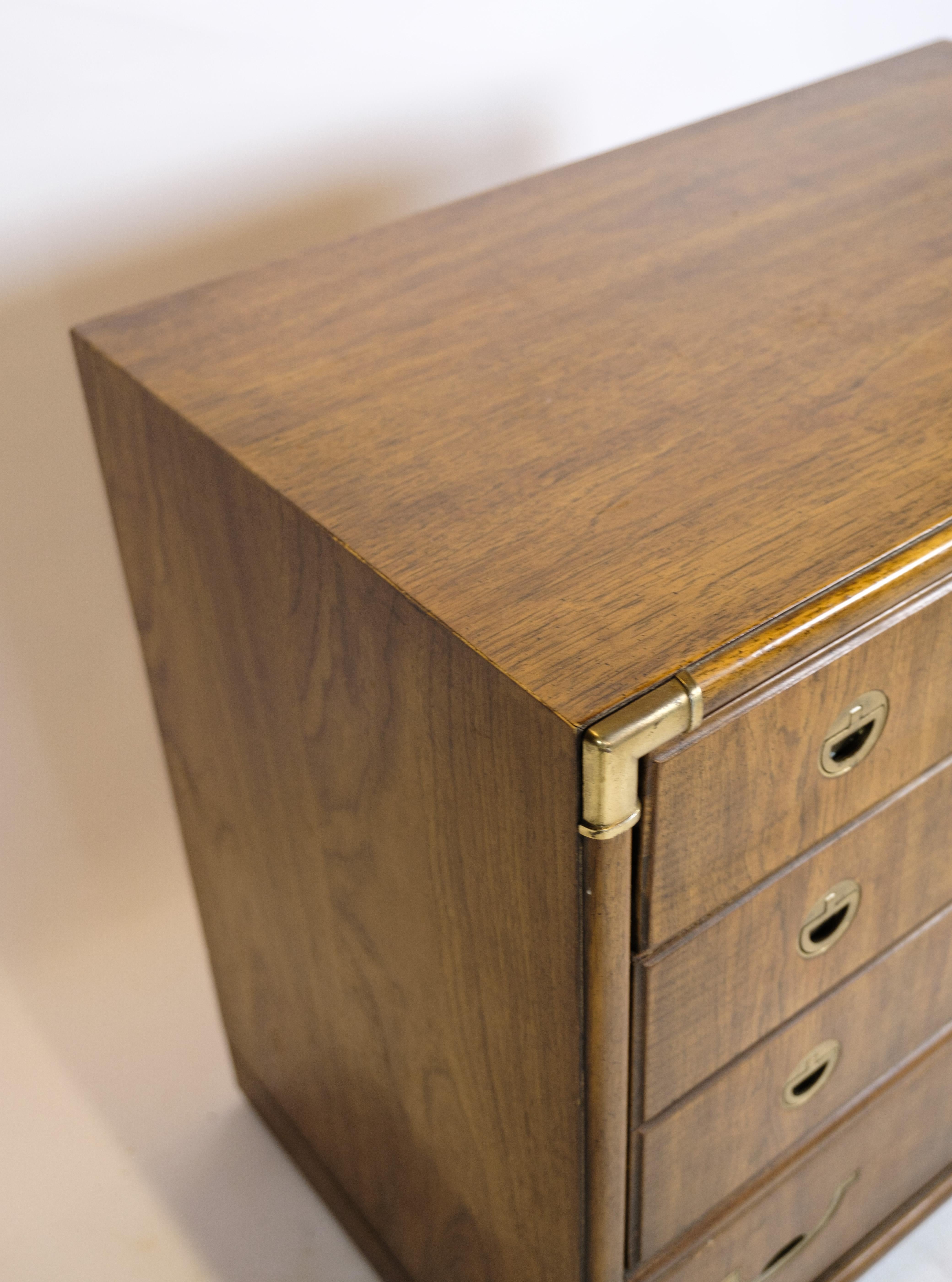 Chest of drawers with 4 drawers and brass fittings from the 1920s For Sale 2