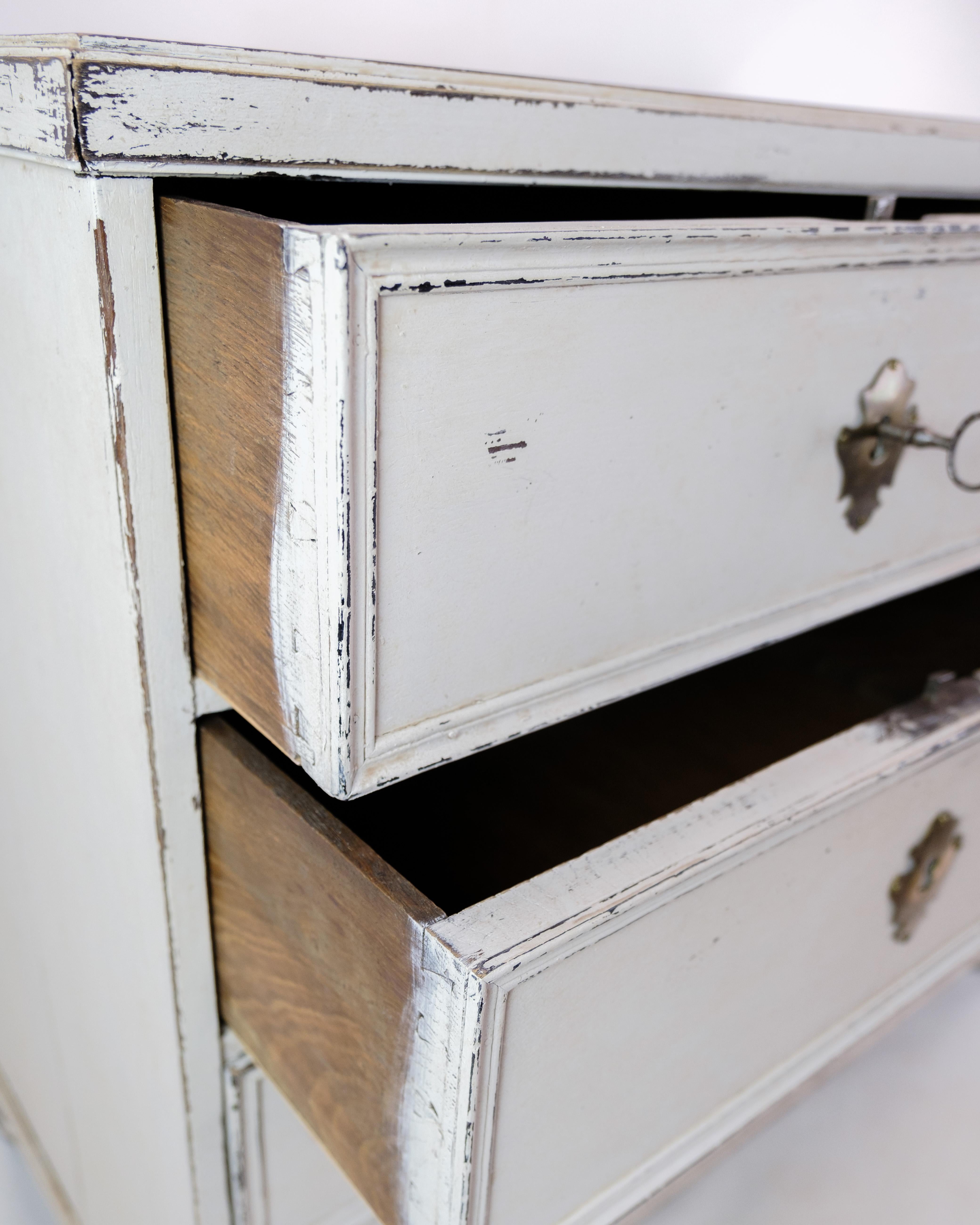 Chest of drawers With 8 Drawers Inspired By The Gustavian style From 1780s For Sale 4