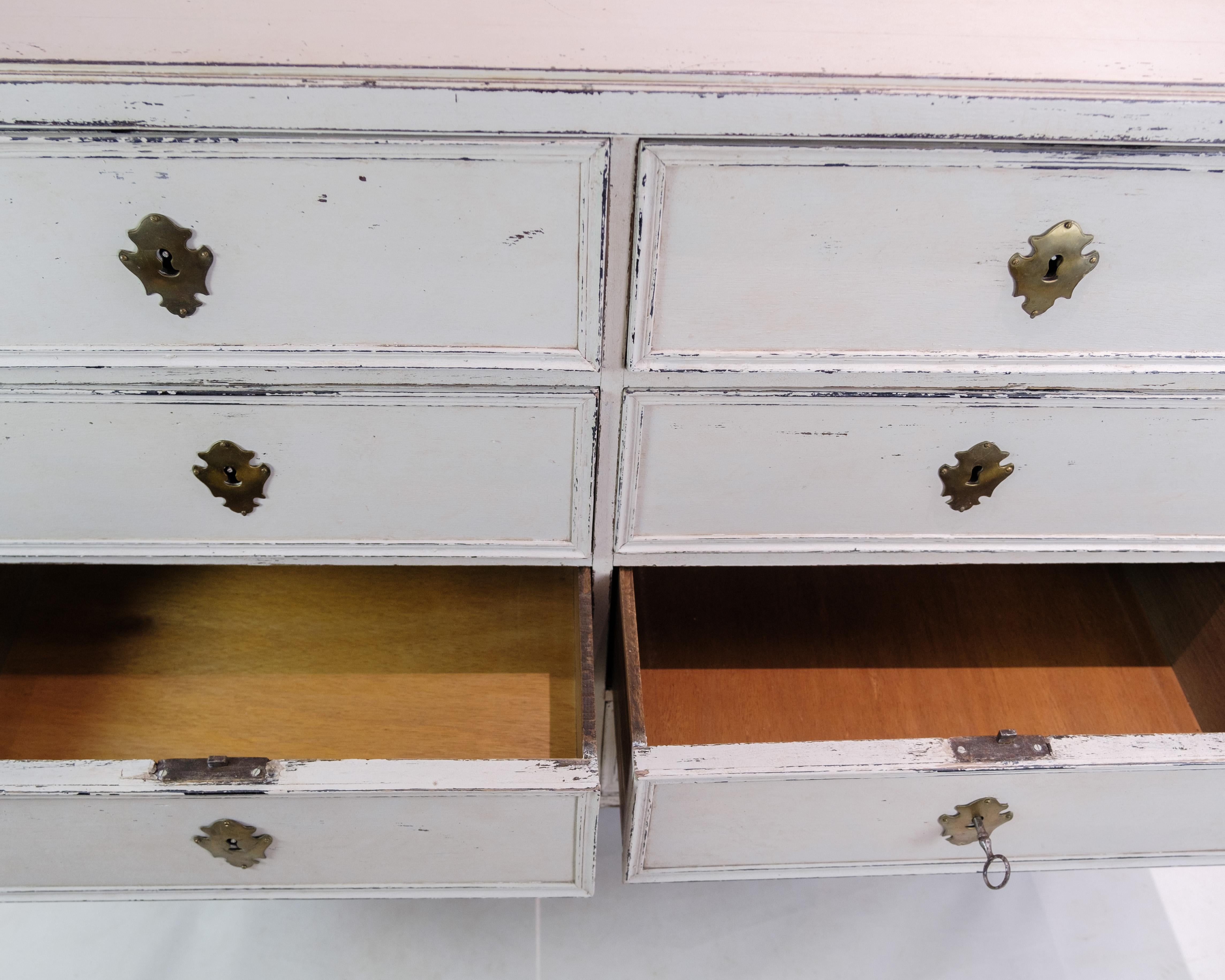 Chest of drawers With 8 Drawers Inspired By The Gustavian style From 1780s In Good Condition For Sale In Lejre, DK