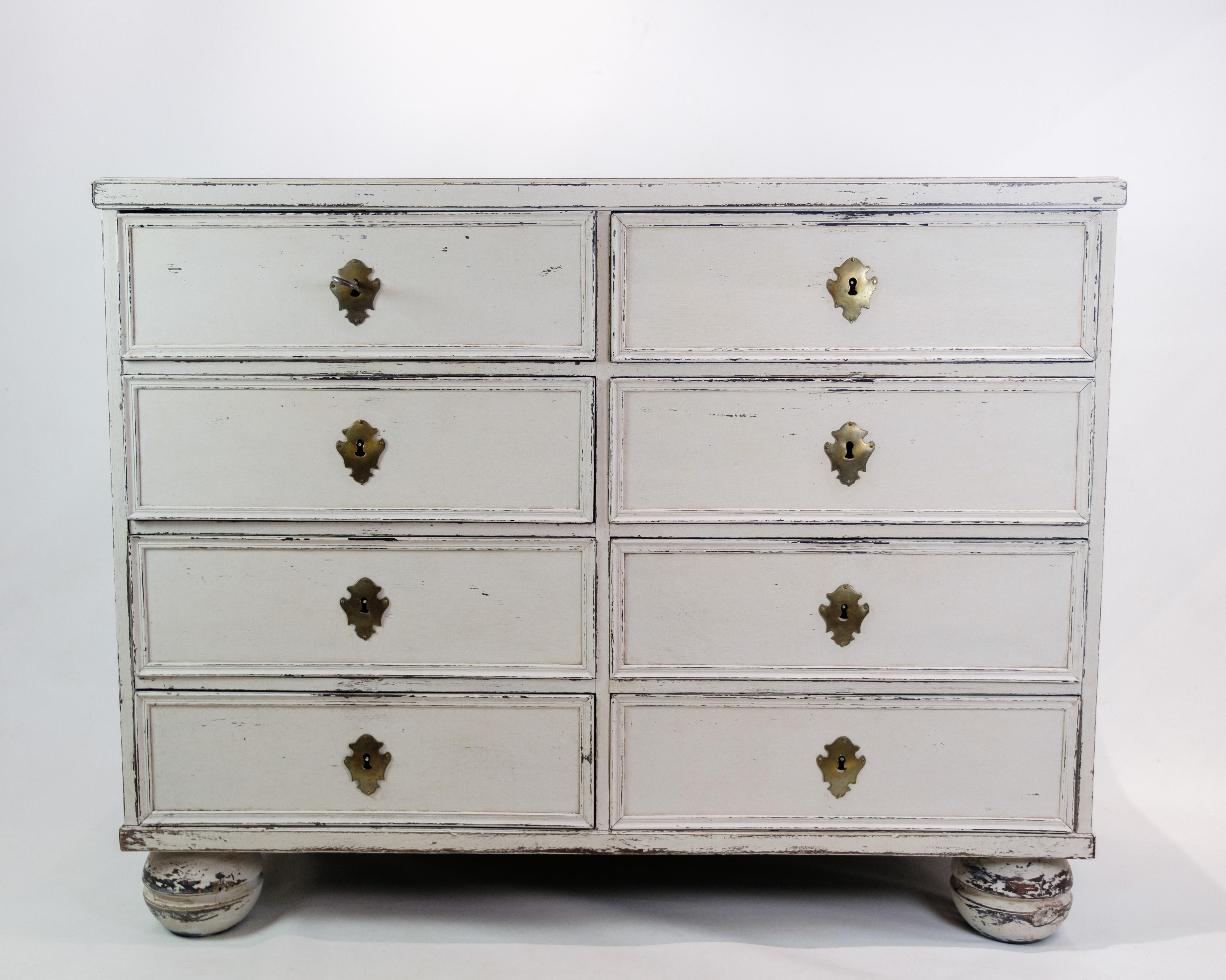 Late 18th Century Chest of drawers With 8 Drawers Inspired By The Gustavian style From 1780s For Sale