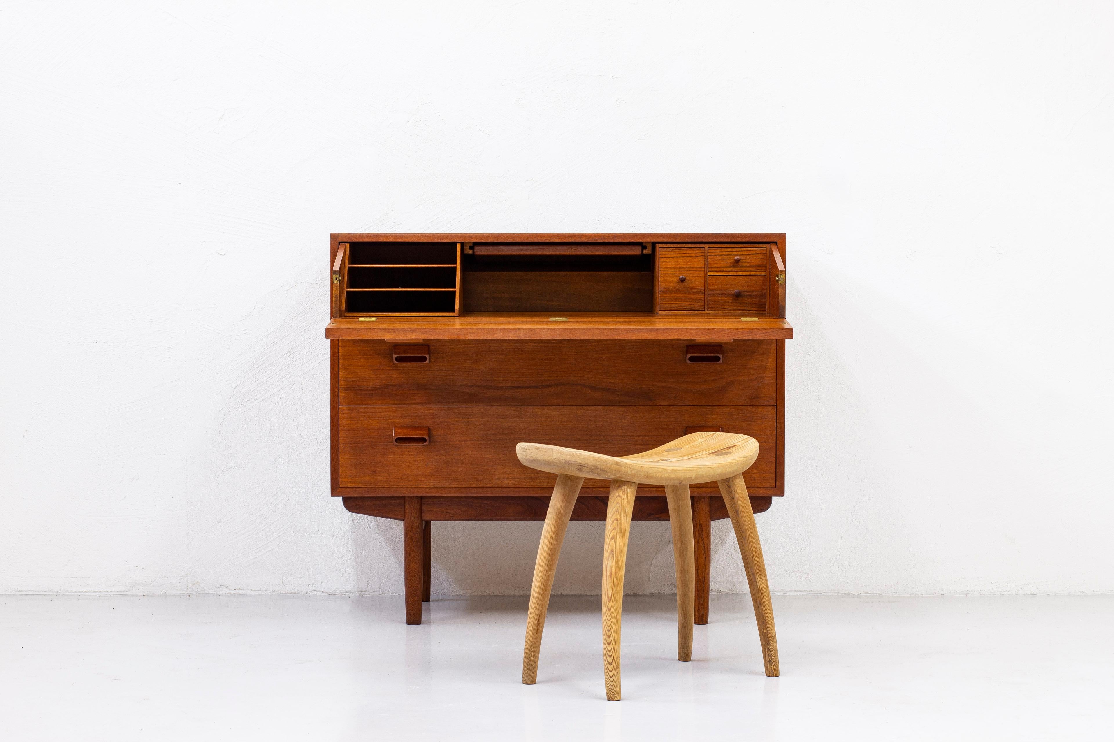 Chest of Drawers with Built in Vanity Dresser by Børge Mogensen, Teak, 1950s In Good Condition In Hägersten, SE