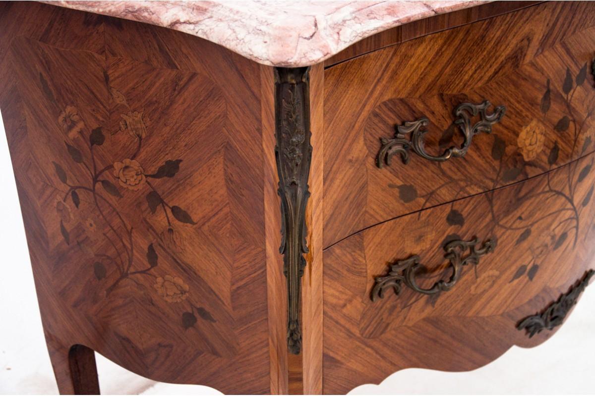 Rococò Cassettiera con intarsio e piano in marmo, Francia, circa 1880. in vendita