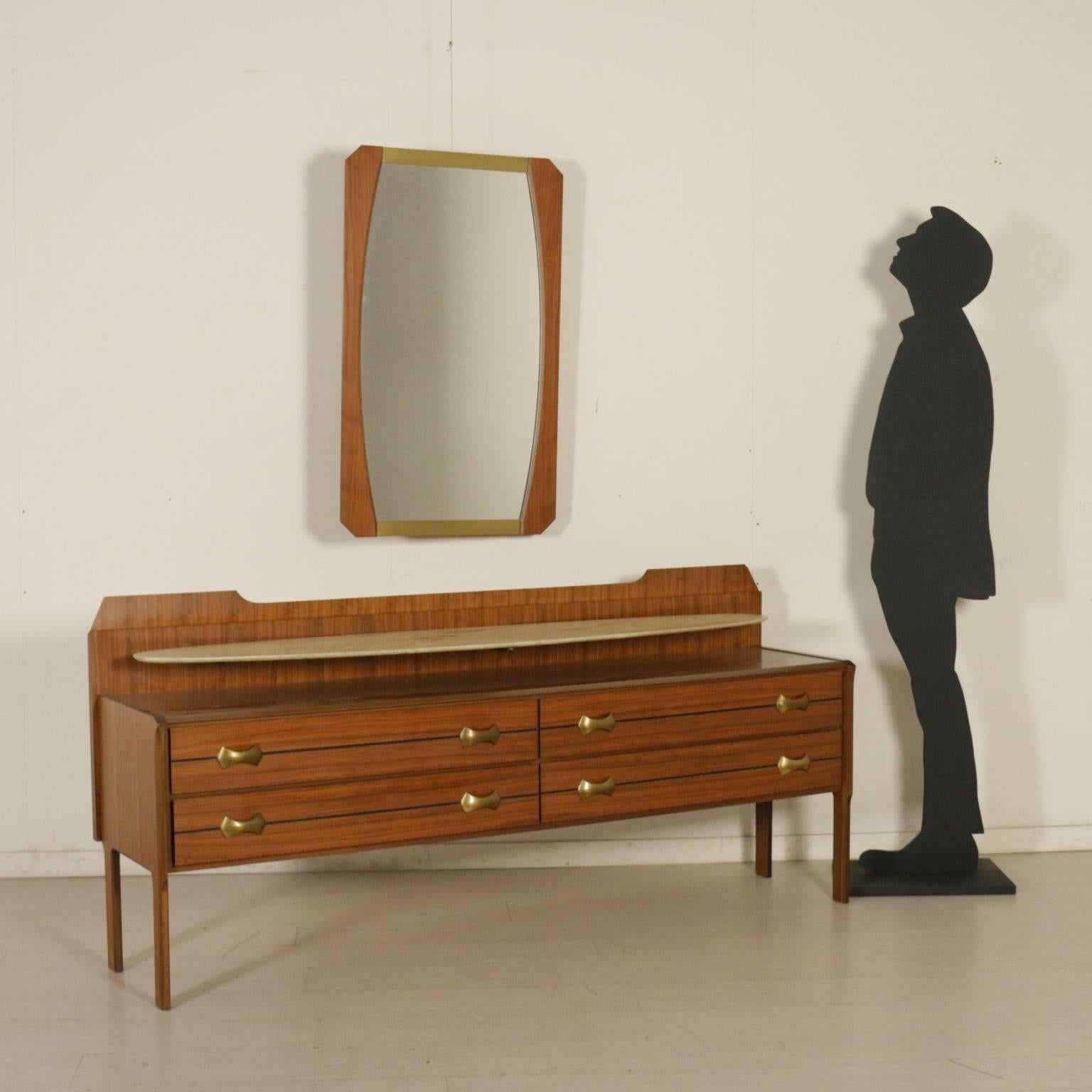 A chest of drawers with mirror, walnut veneer, marble and brass. 
Mirror frame: H 102, W 62, D 3 cm.
Manufactured in Italy, 1960s.