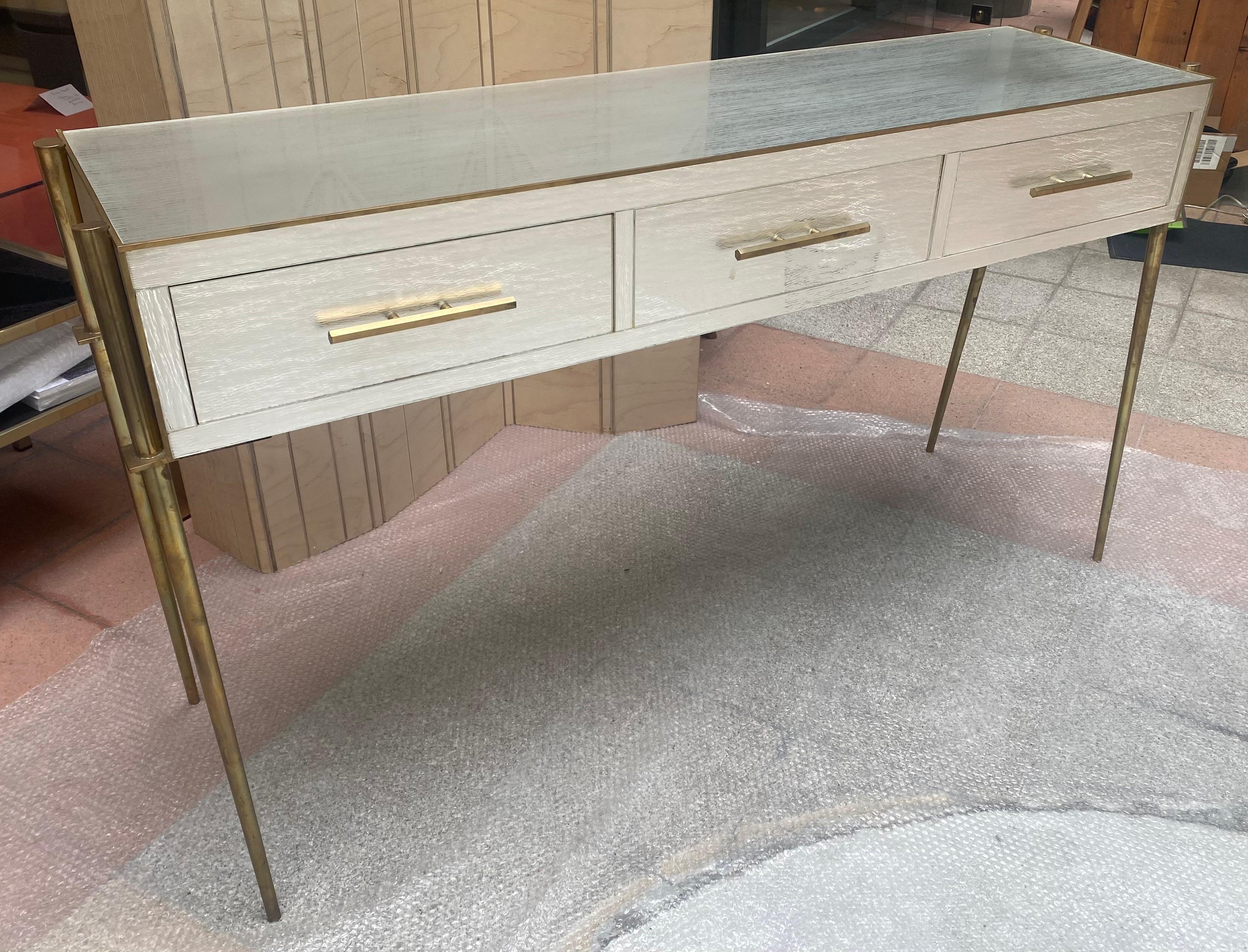 Chest of drawers with resin and brass top For Sale 1