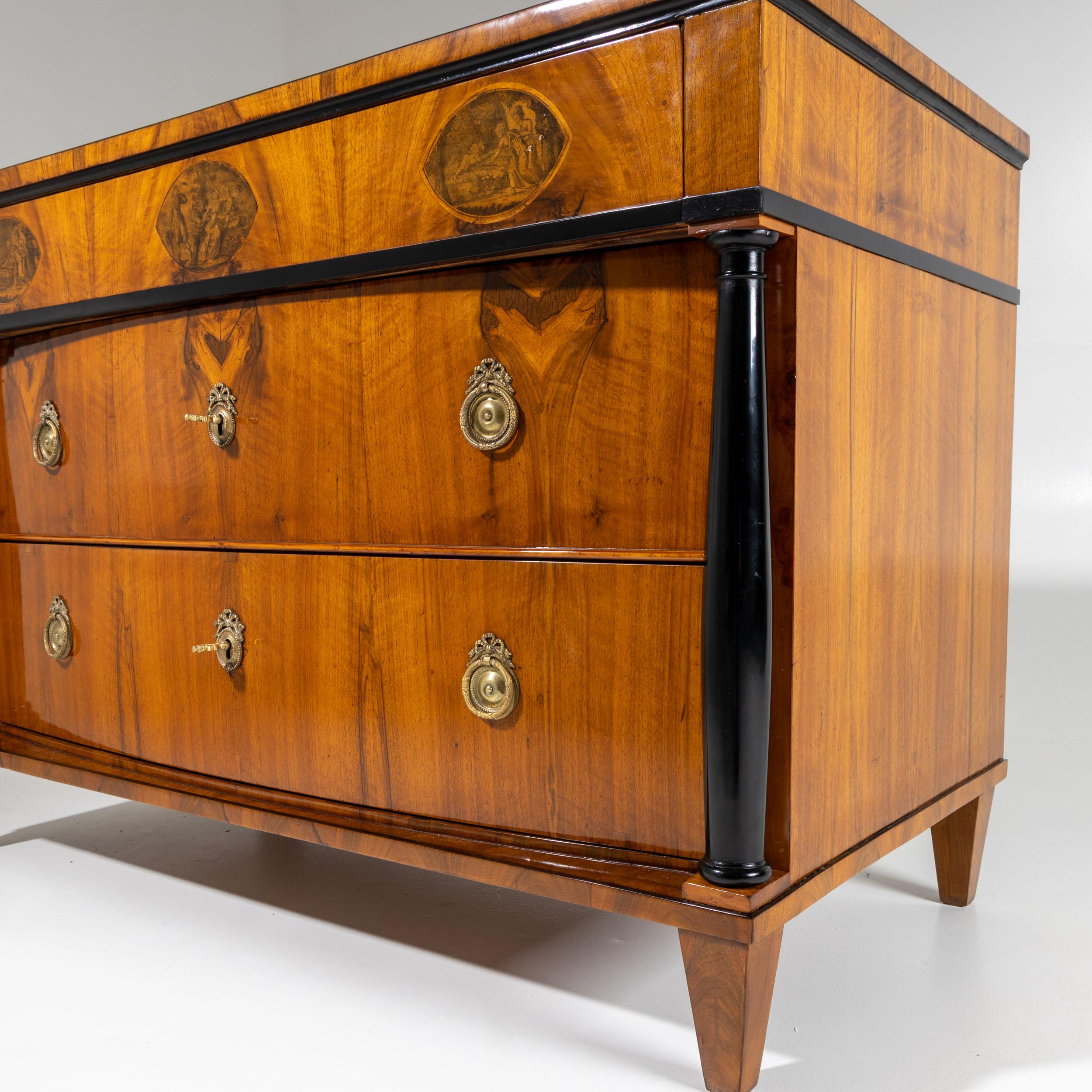 Chest of Drawers with Transfer Decoration, Southern Germany, circa 1820 Bon état - En vente à Greding, DE