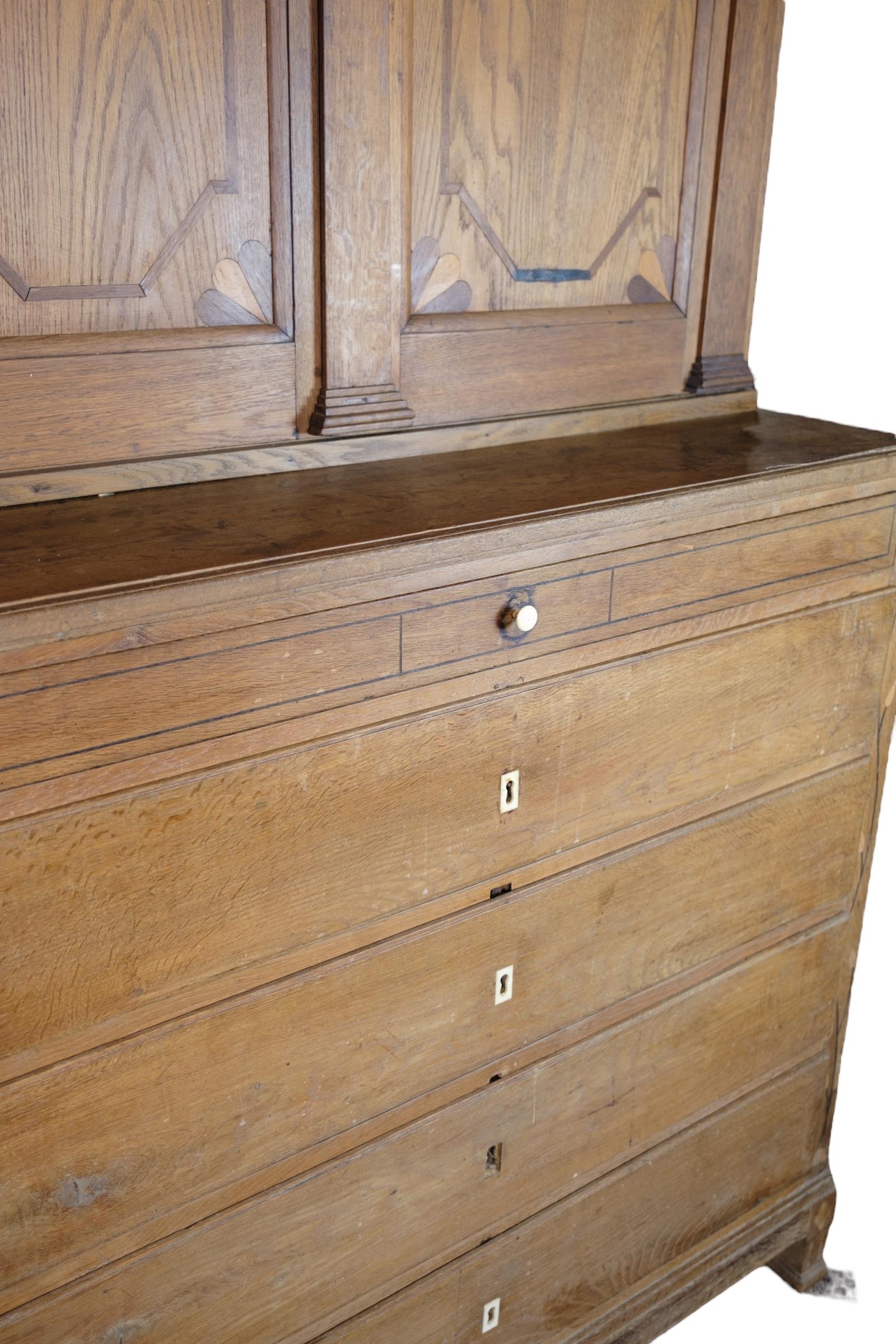 Chest of drawers with upper cabinet in Oak of Frisian style from the 1820 For Sale 3