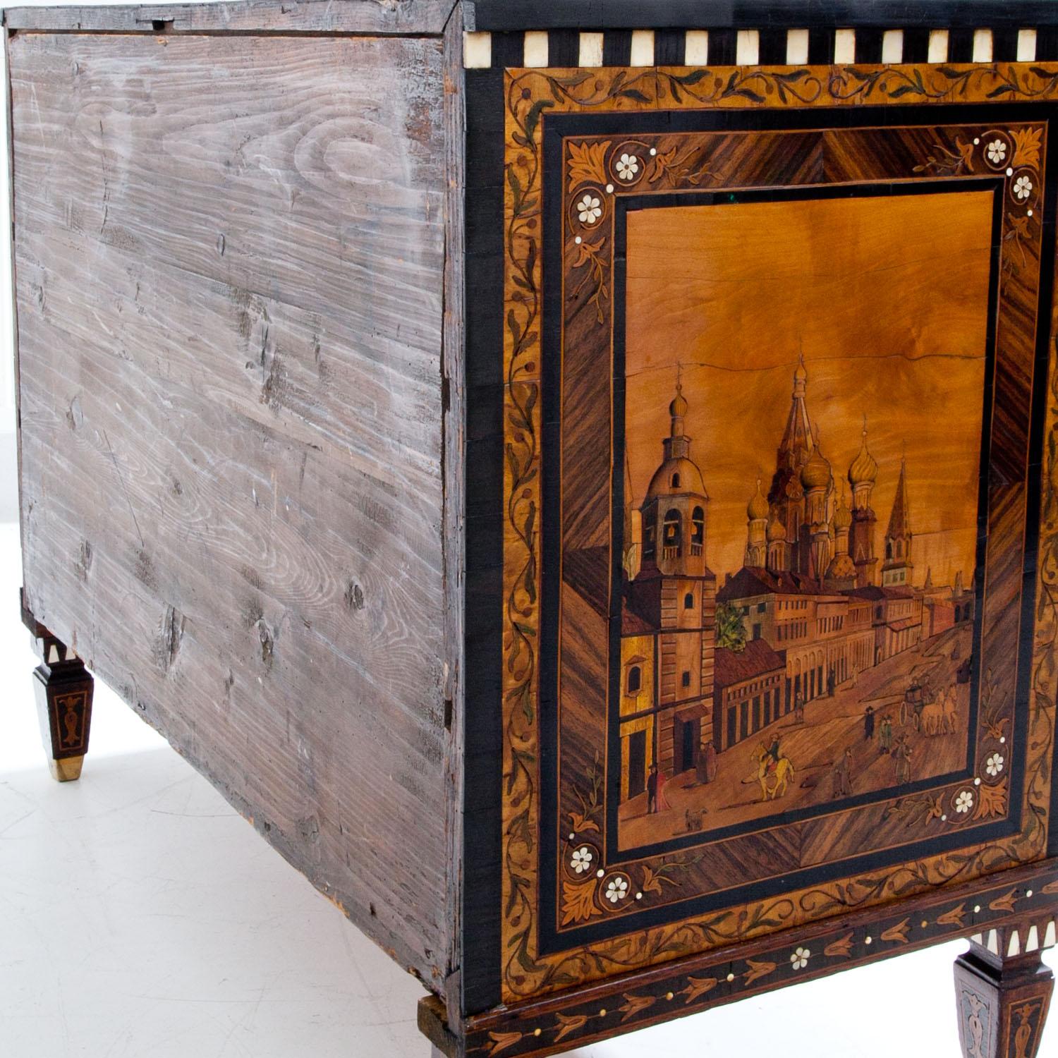 Chest of Drawers with Views of Moscow, Russia, Second Half of the 18th Century In Good Condition In Greding, DE