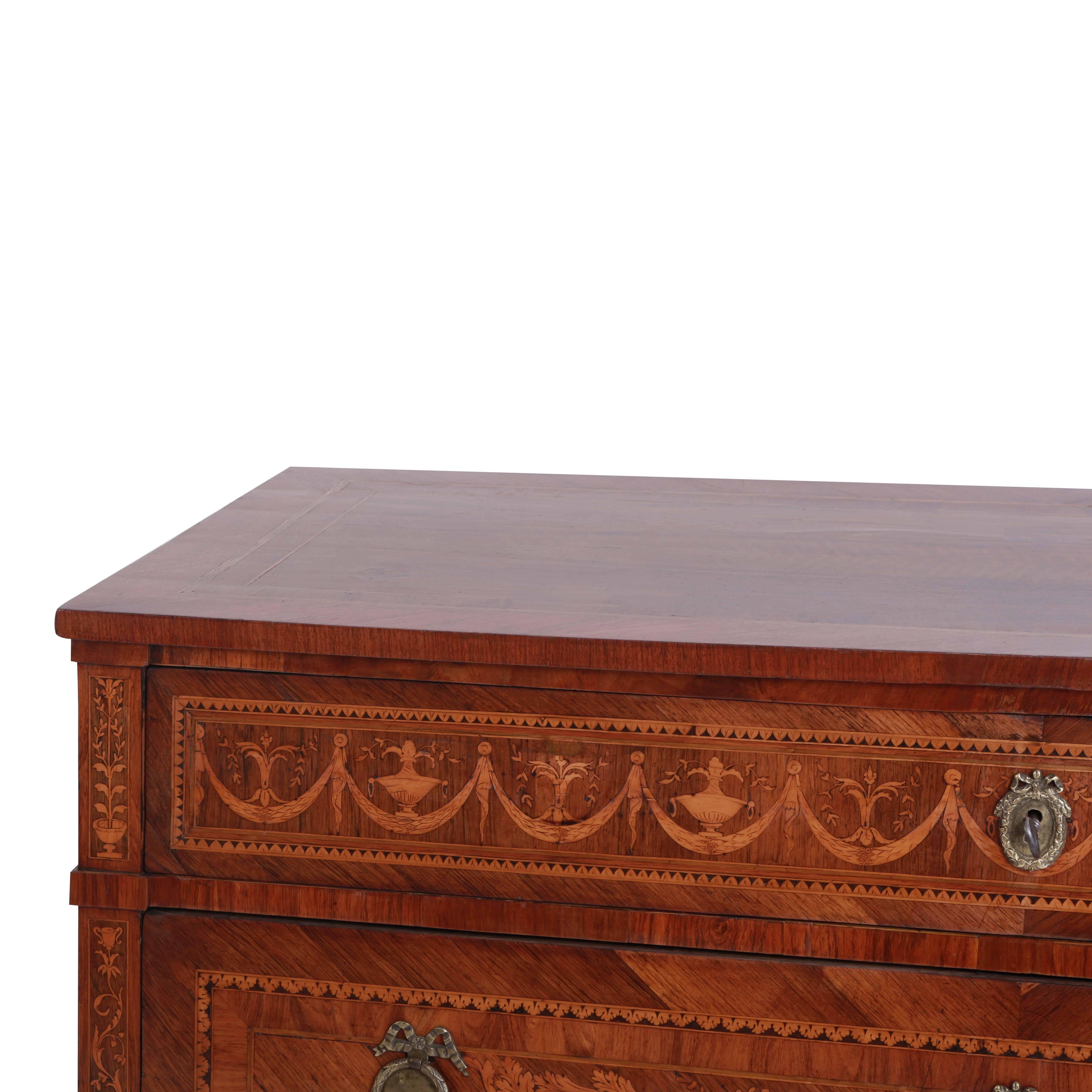 Chest of Drawers, Attributed to Giuseppe Maggiolini, Italy, circa 1790 In Excellent Condition In Greding, DE