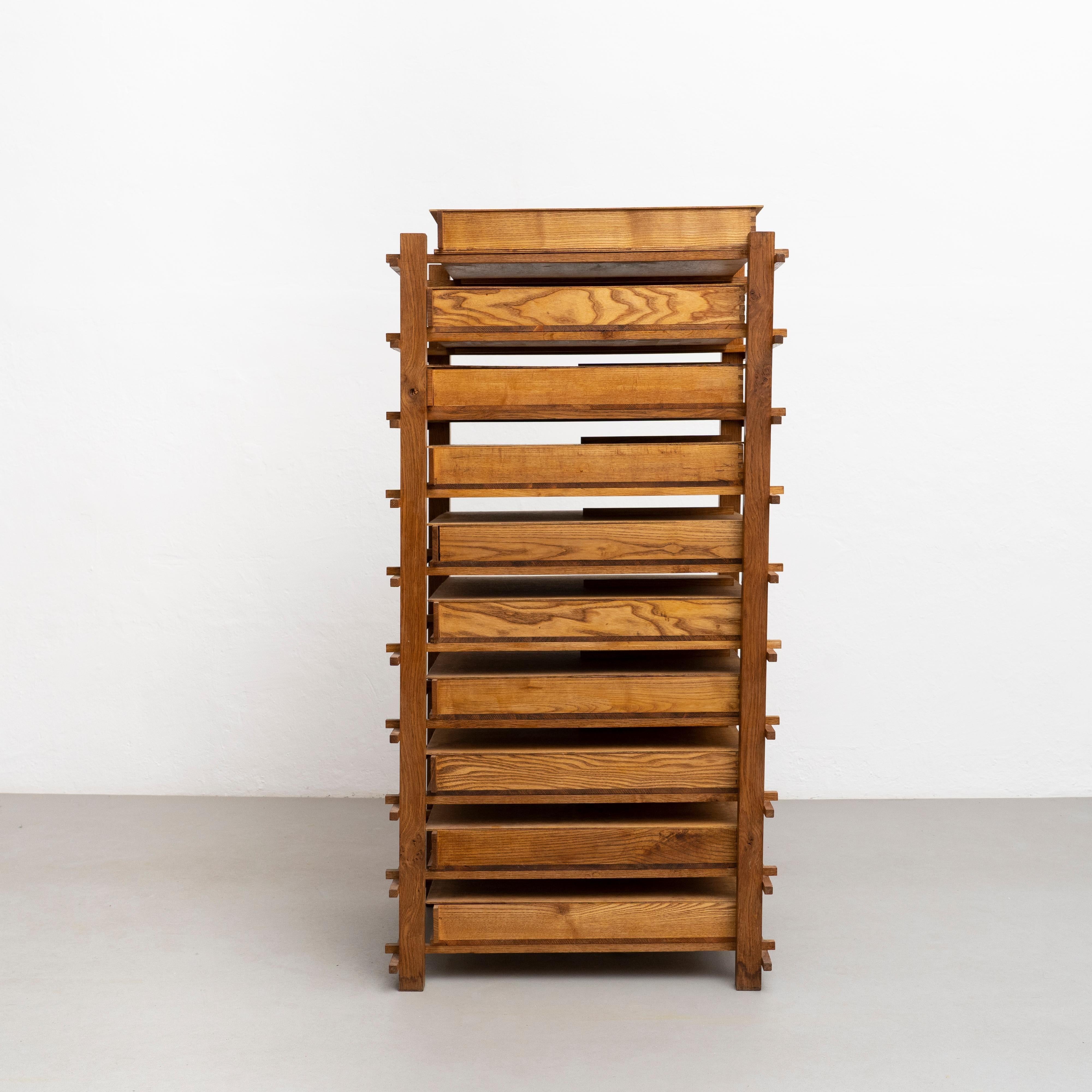 Cassettiera in legno moderna di metà secolo di Gerrit Rietveld, circa 1970 in vendita 1