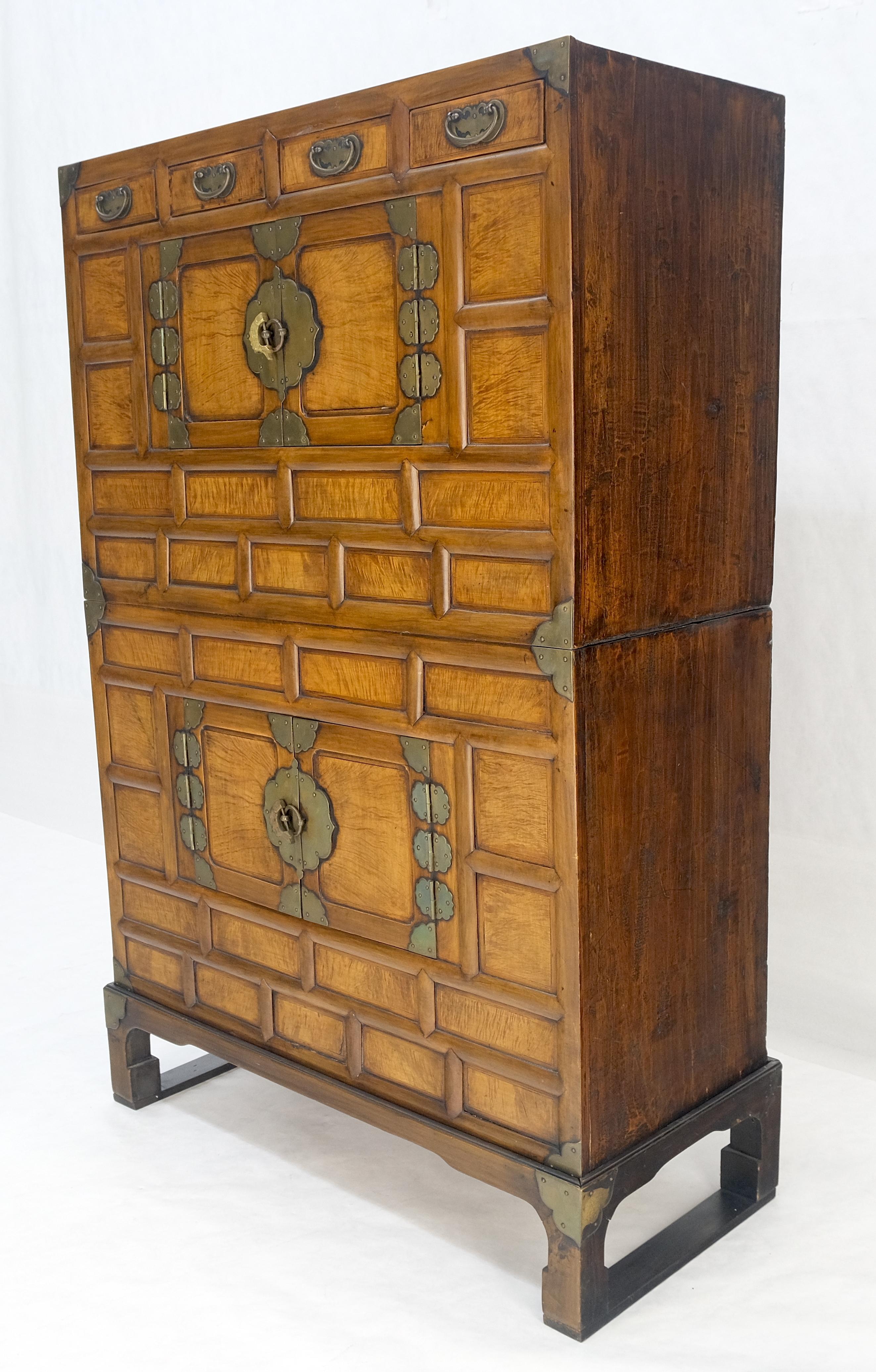 Commode à deux parties Asian Campaigner Style Armoire à deux portes Dresser Storage en vente 6
