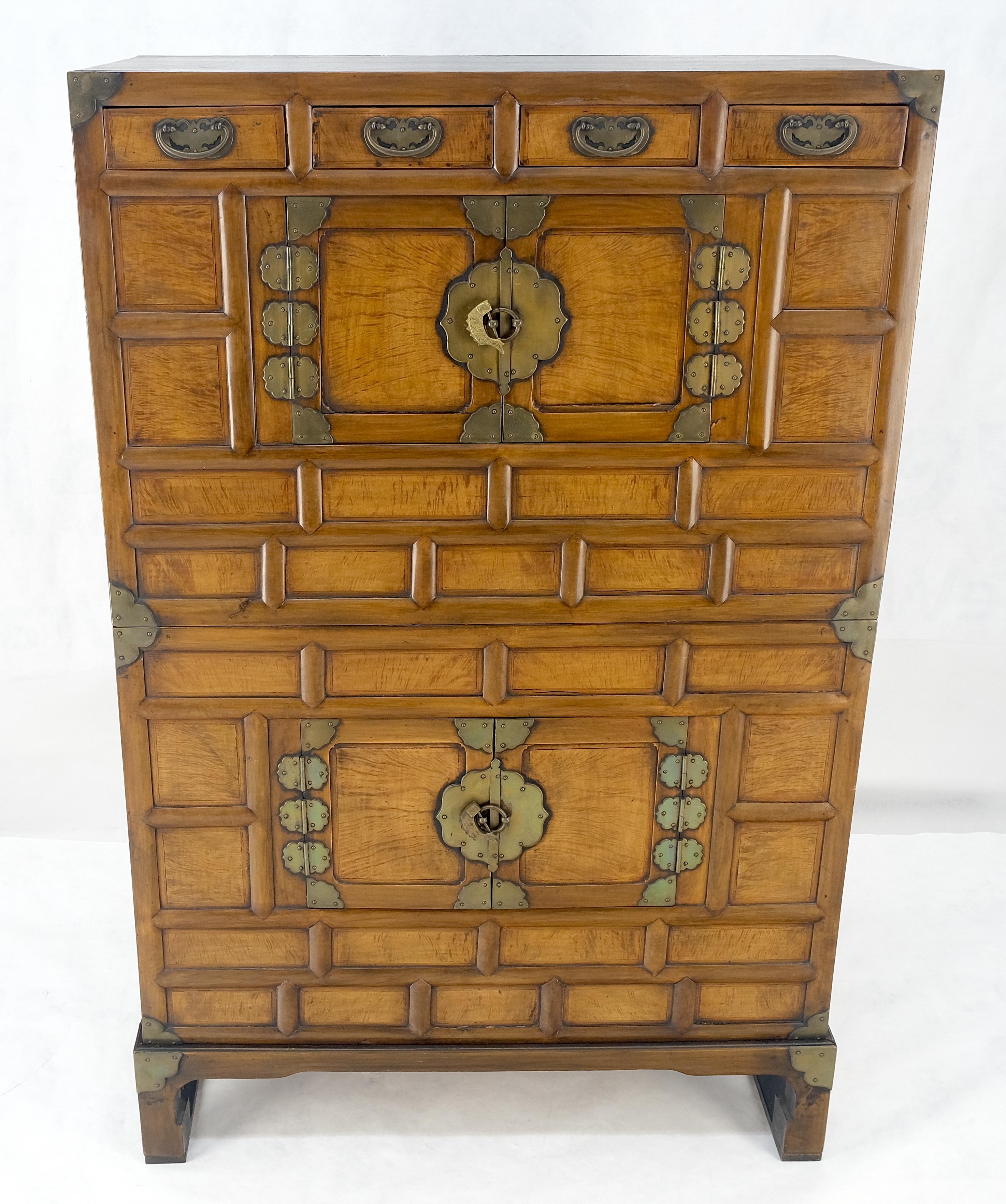 Campagne Commode à deux parties Asian Campaigner Style Armoire à deux portes Dresser Storage en vente