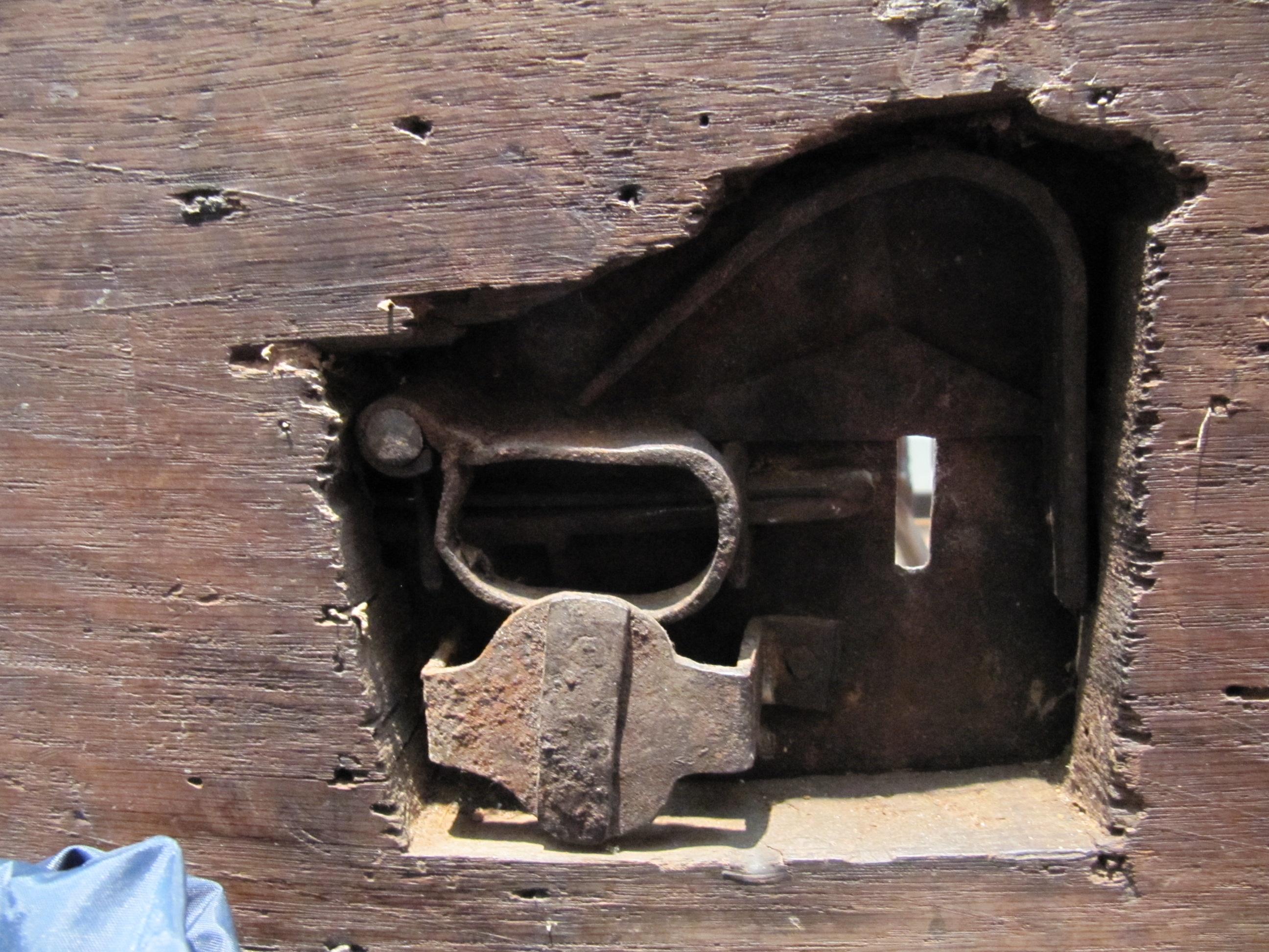 Cassapanca o Stollentruhe, inizio XVI secolo, gotico tedesco, cassapanca in Oak, originale in vendita 4