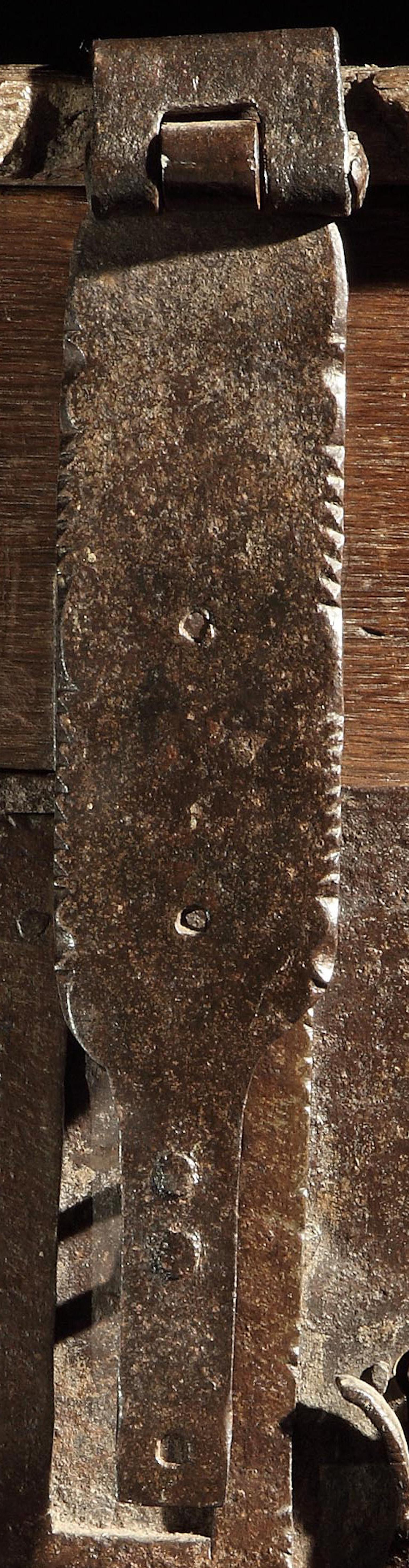 Fino al XVIII secolo Cassapanca o Stollentruhe, inizio XVI secolo, gotico tedesco, cassapanca in Oak, originale in vendita