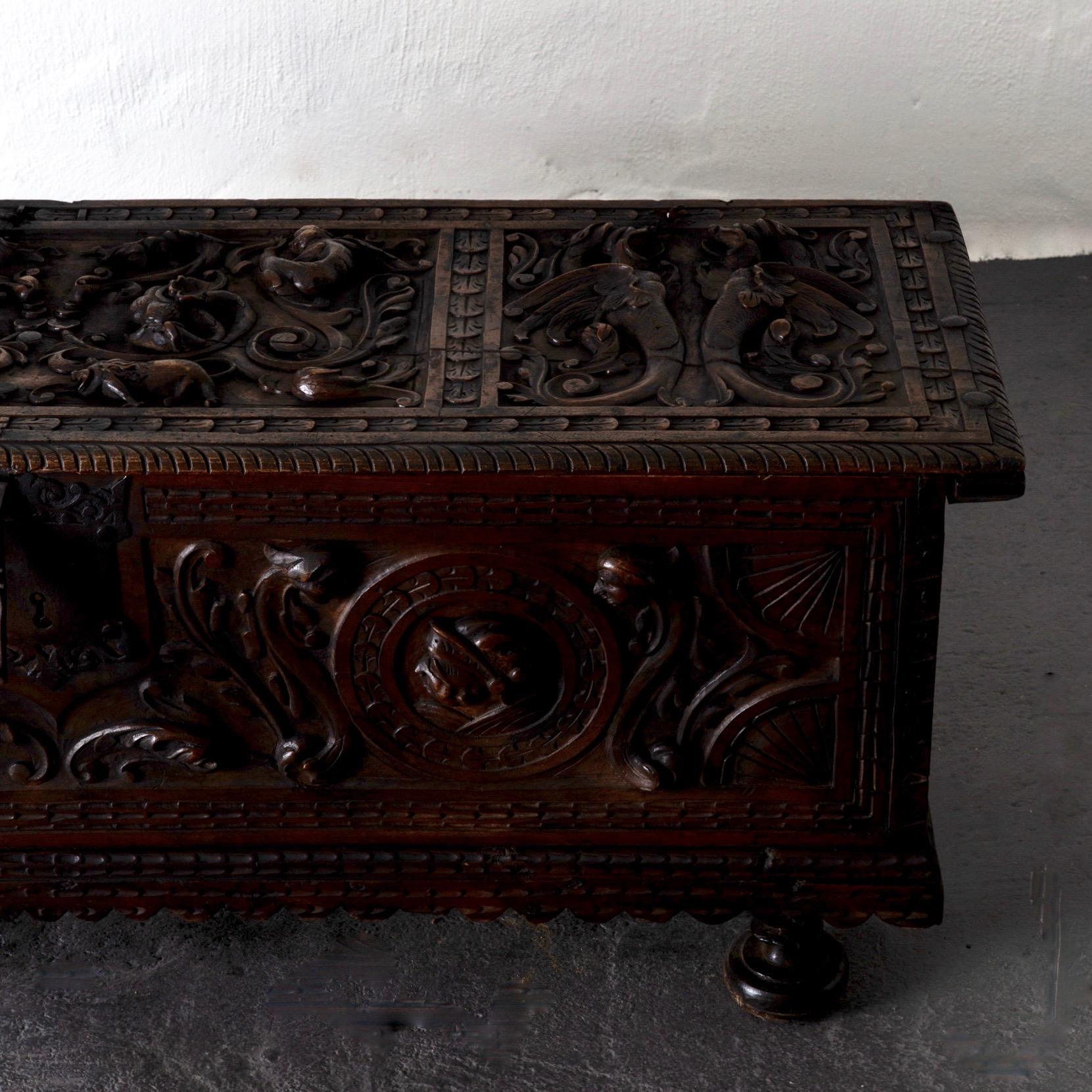 Chest South of Europe Baroque Oak, 18th Century For Sale 3