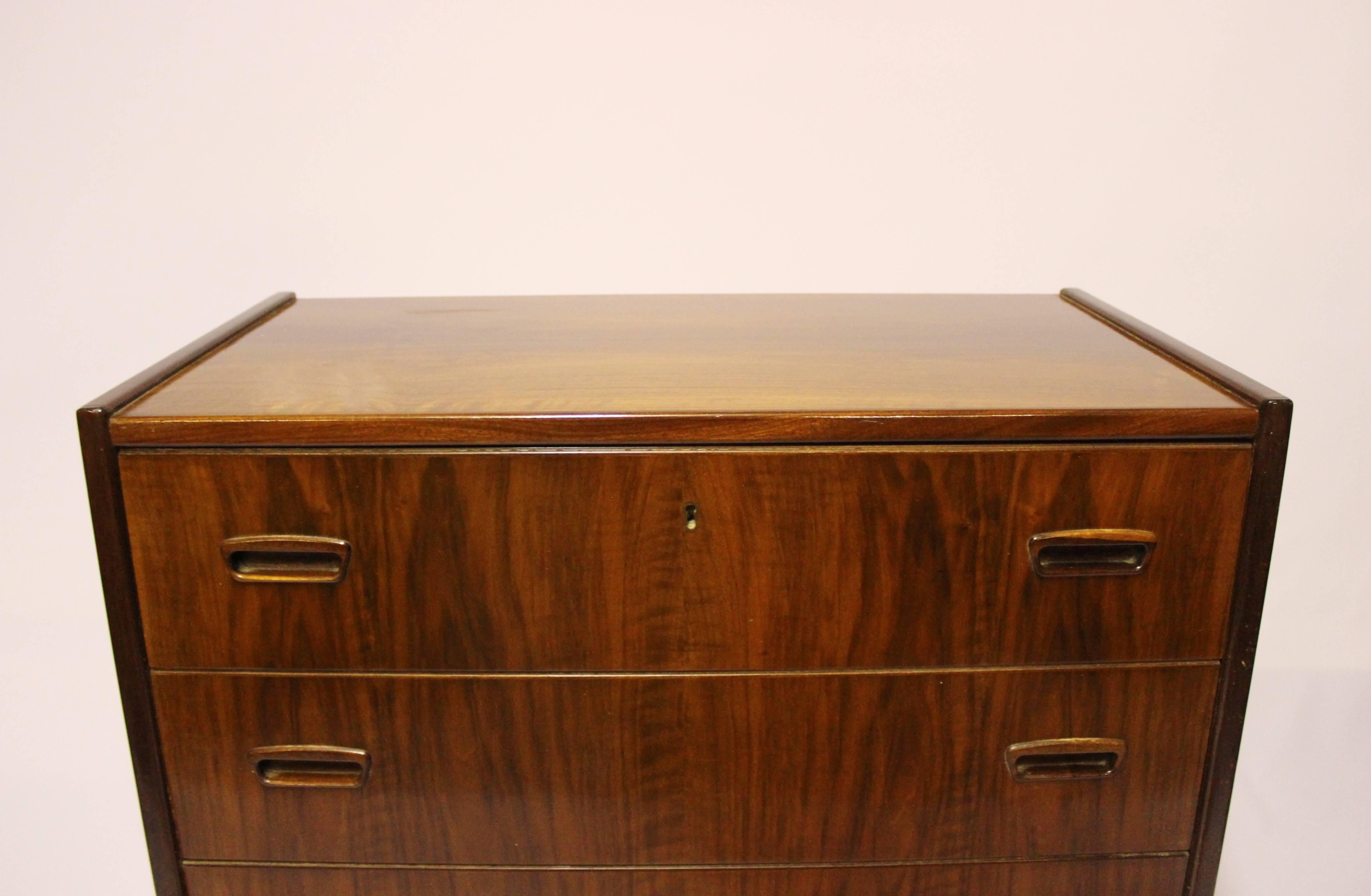 Chest with Six Drawers in Walnut of Danish Design from the 1960s In Good Condition In Lejre, DK
