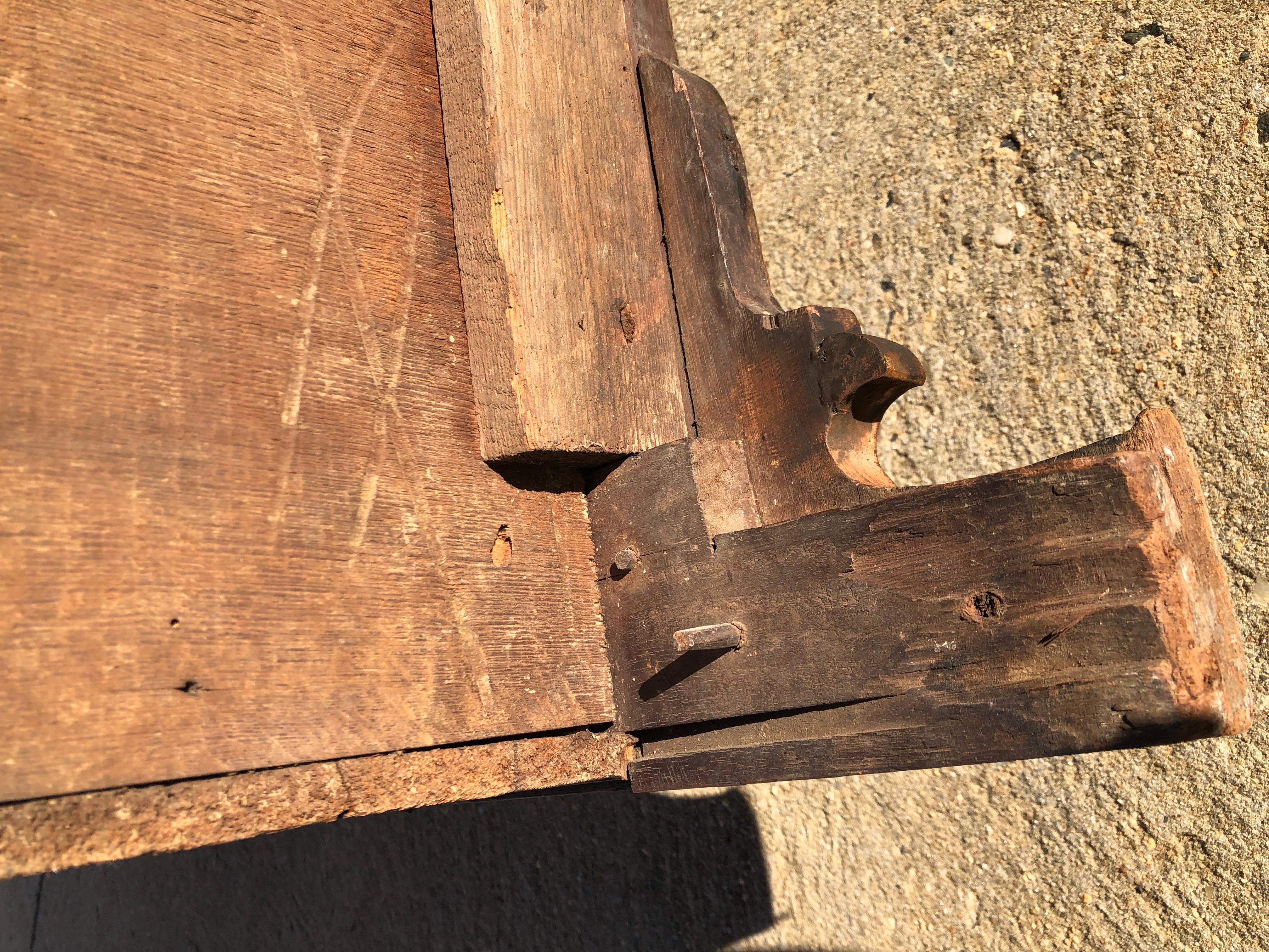 Chester County, Pennsylvania Queen Anne Walnut Chest Raised Paneled Sides In Good Condition For Sale In Allentown, PA