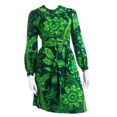 Vintage Chester Weinberg 1960s Green Flower Dress with Pockets Size 6.