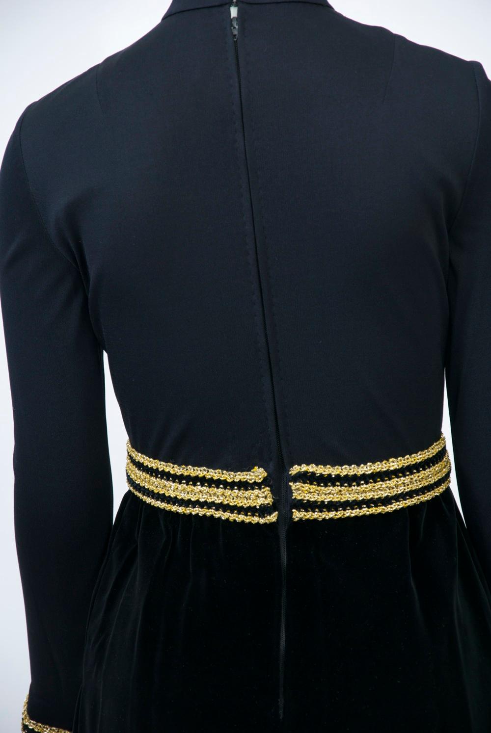 Vestido de punto y terciopelo negro de los años 70 de Chester Weinberg en venta 1