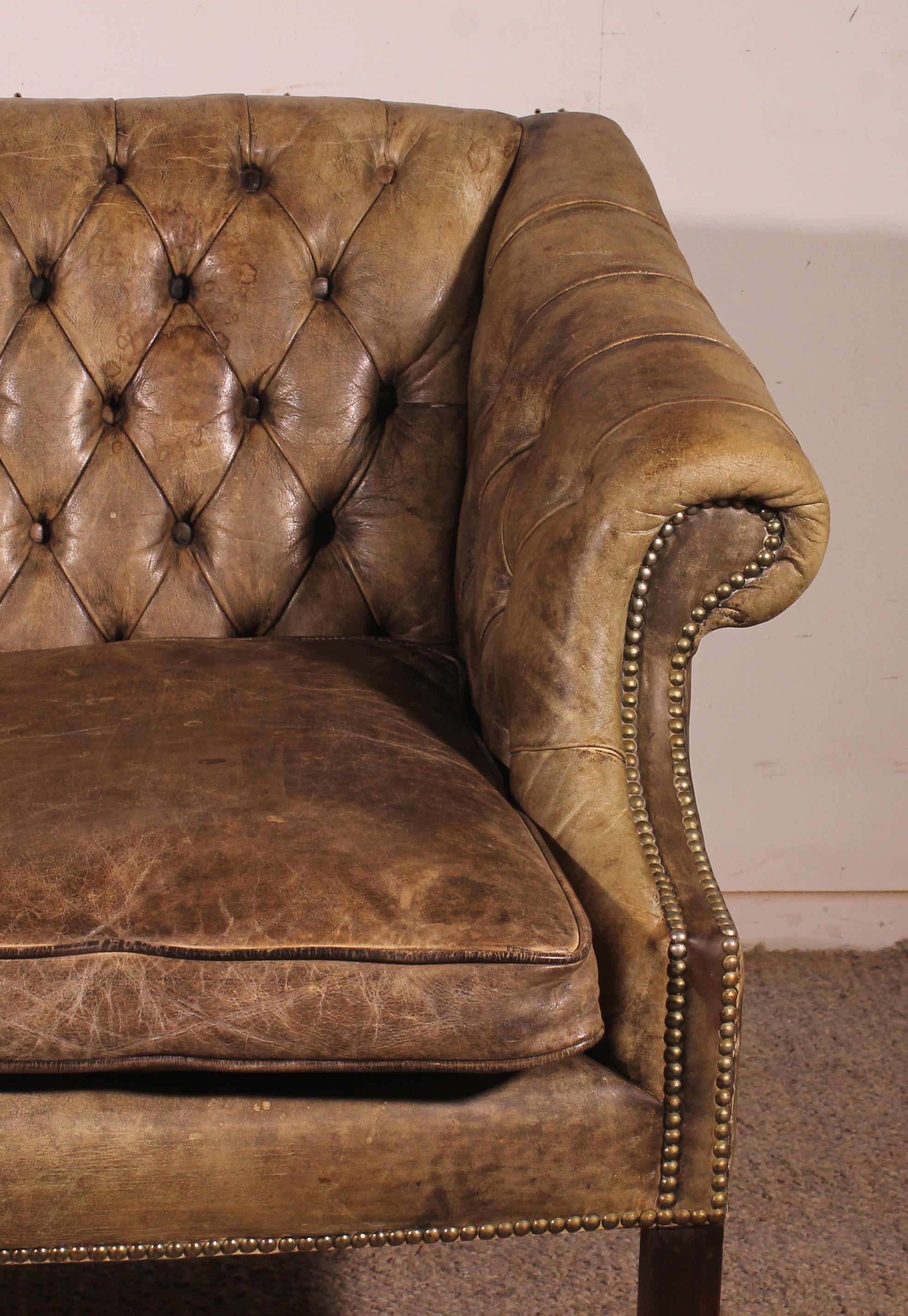 Britannico Chesterfield a 3 posti in pelle Greene & Greene Light in vendita