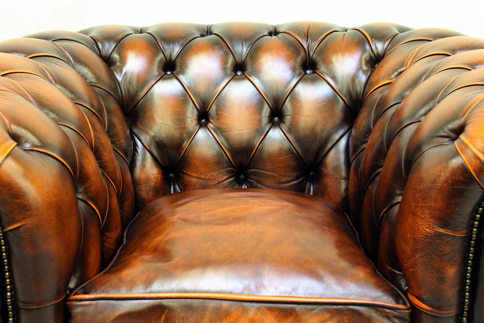 Chesterfield armchair extra large
The shape is classic
Armchair
Measures: Height x 80cm, width x 115cm, depth x 95cm
Color: brown
Pillows: down pillows
Condition: The chair is in a very good condition for the age and still has the charm of the