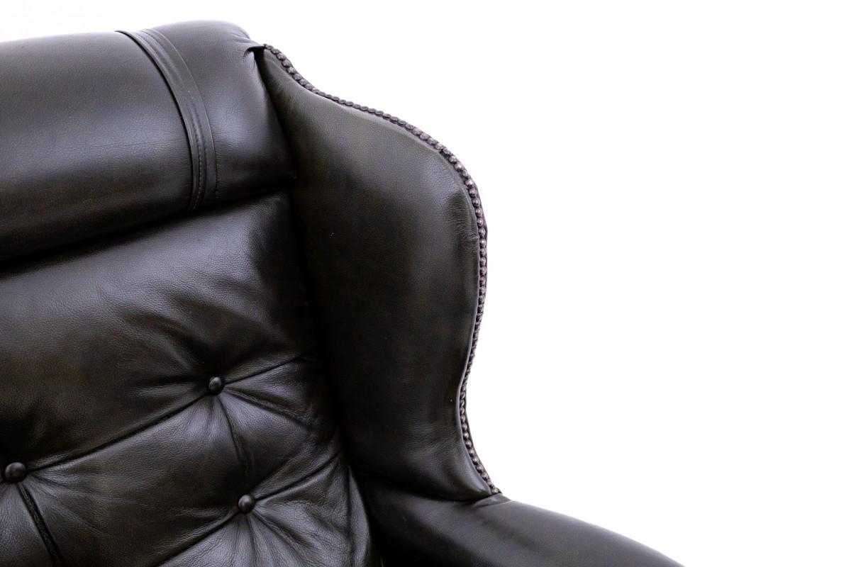 Sillón Chesterfield de los años 50, Europa Occidental. en venta 1