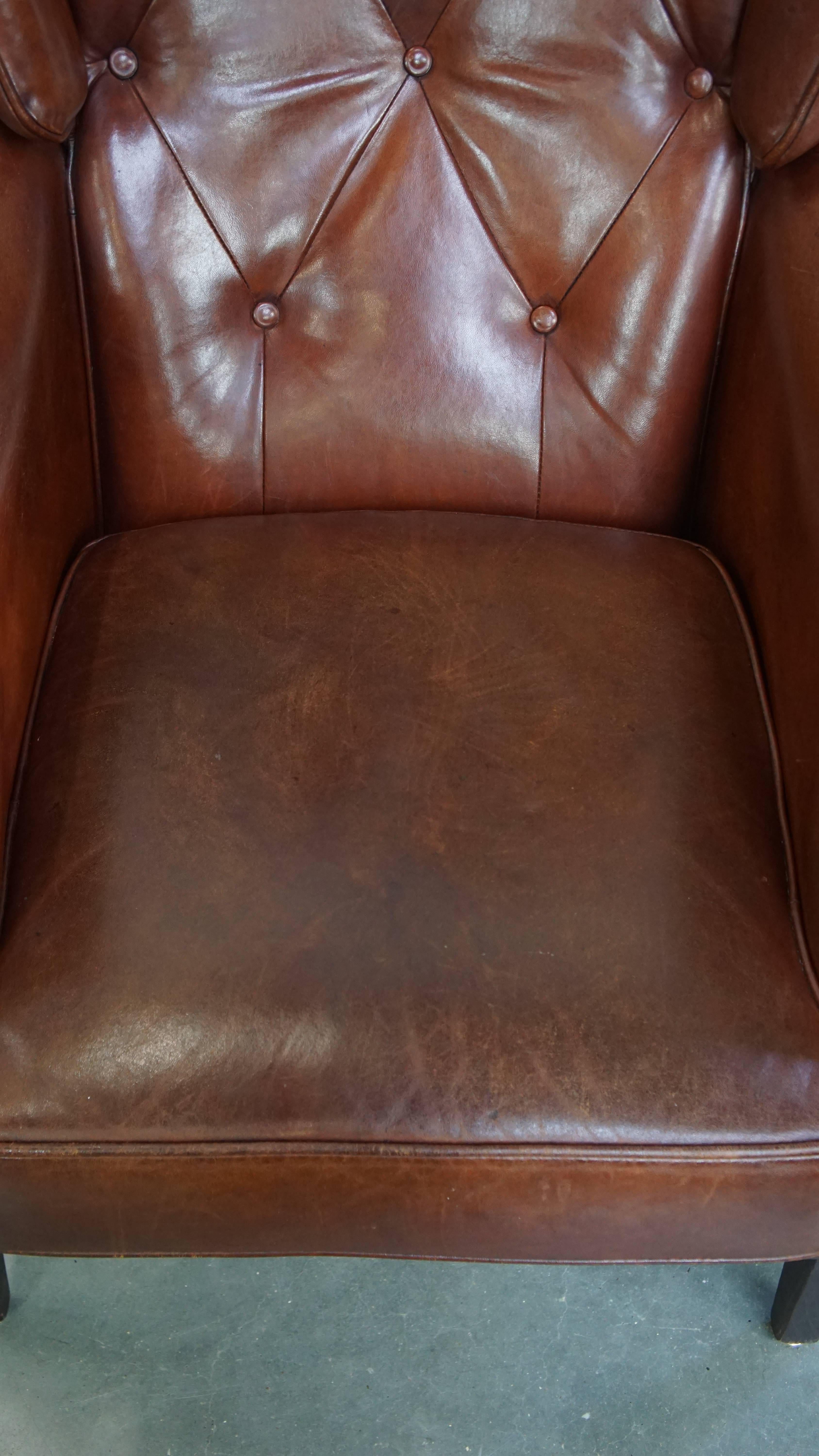 Chesterfield Sessel mit Ottomane aus Schafsleder (21. Jahrhundert und zeitgenössisch) im Angebot